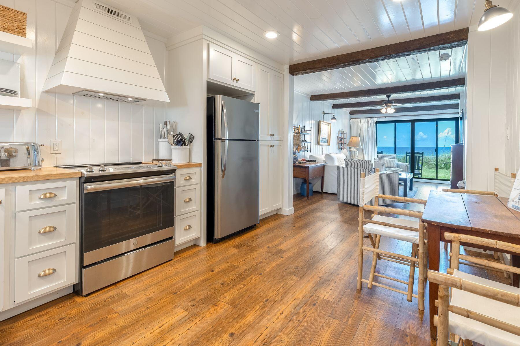 3692 E County Highway 30A, Unit 4