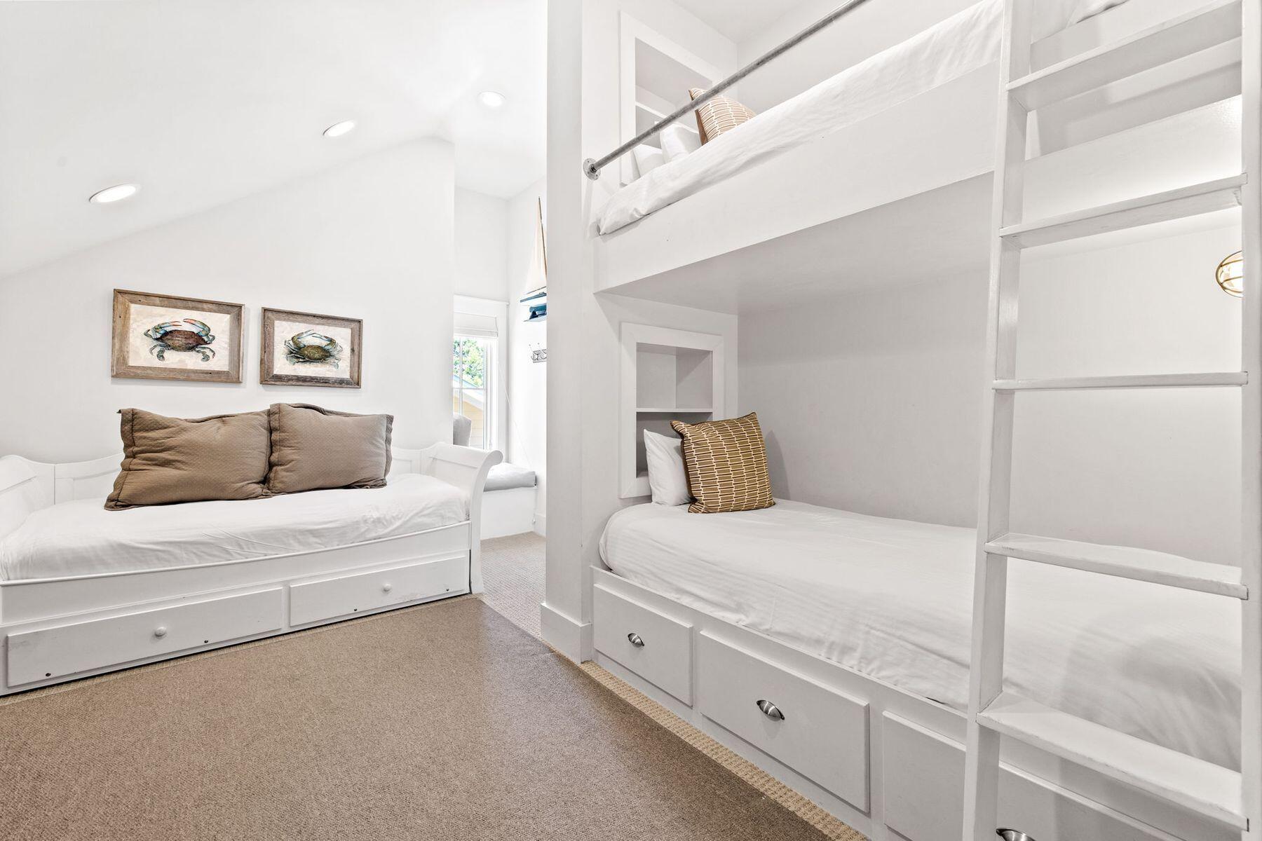 90 Silver Laurel Way