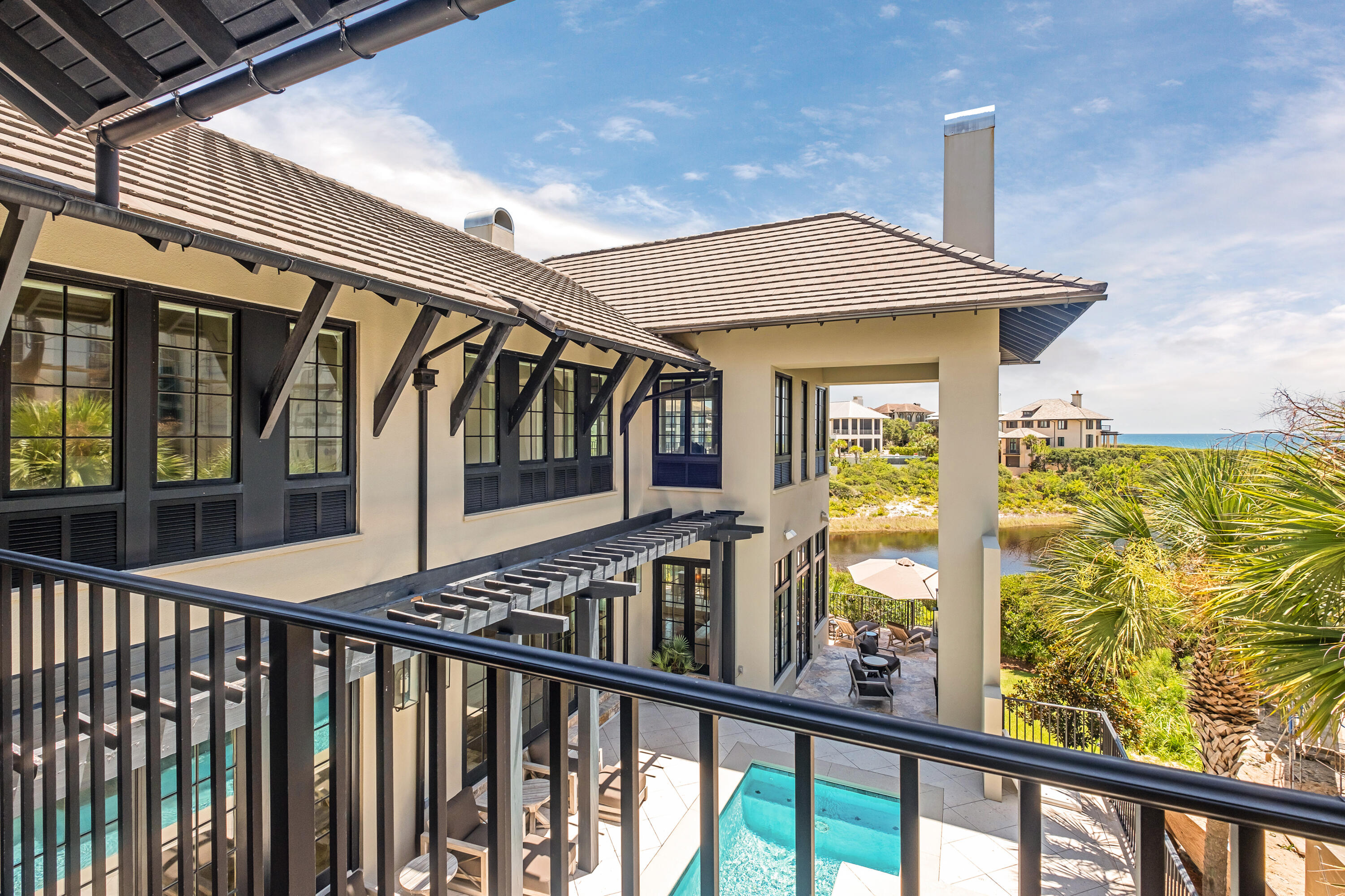 231 W Bermuda Drive