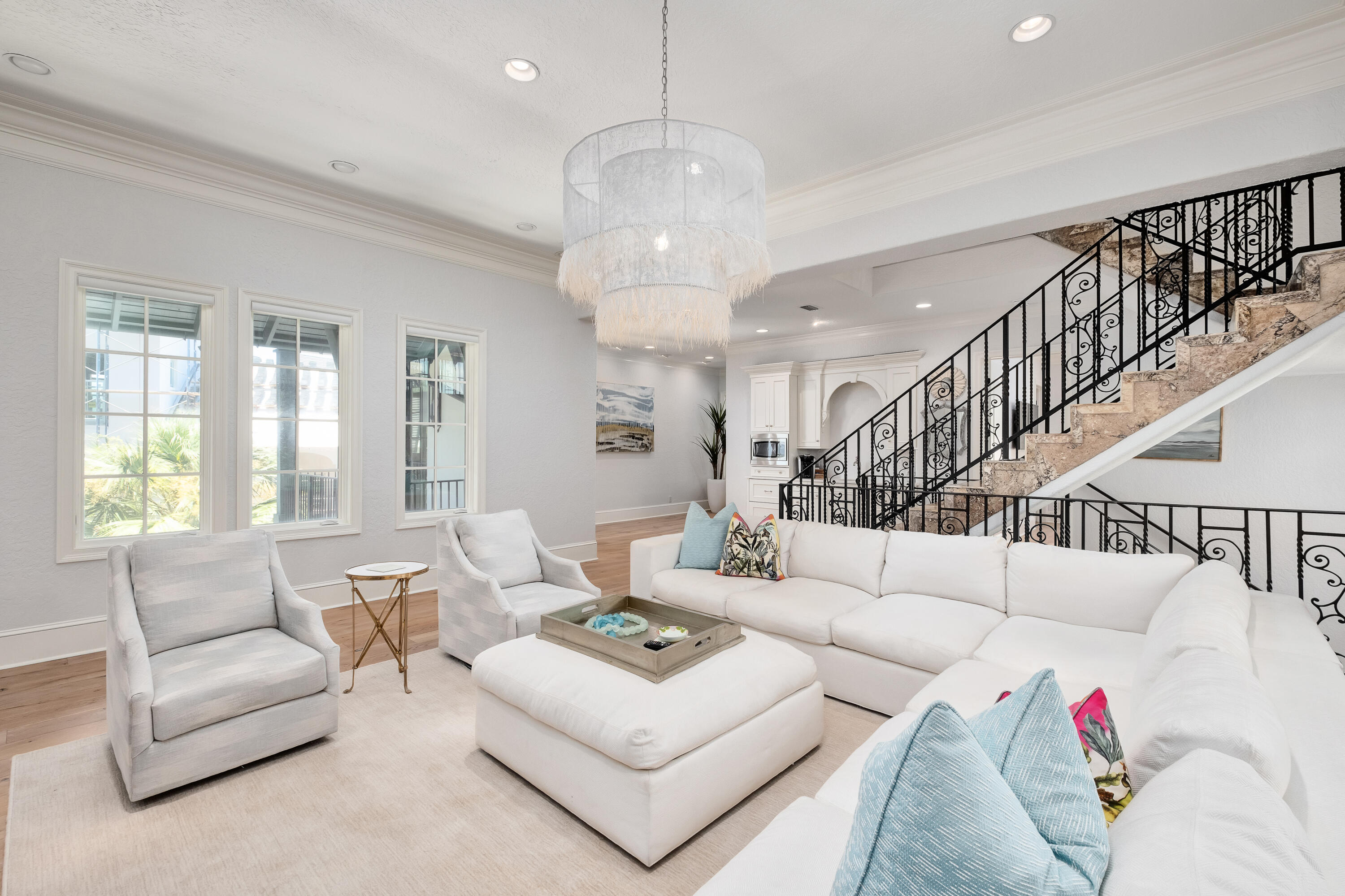 231 W Bermuda Drive