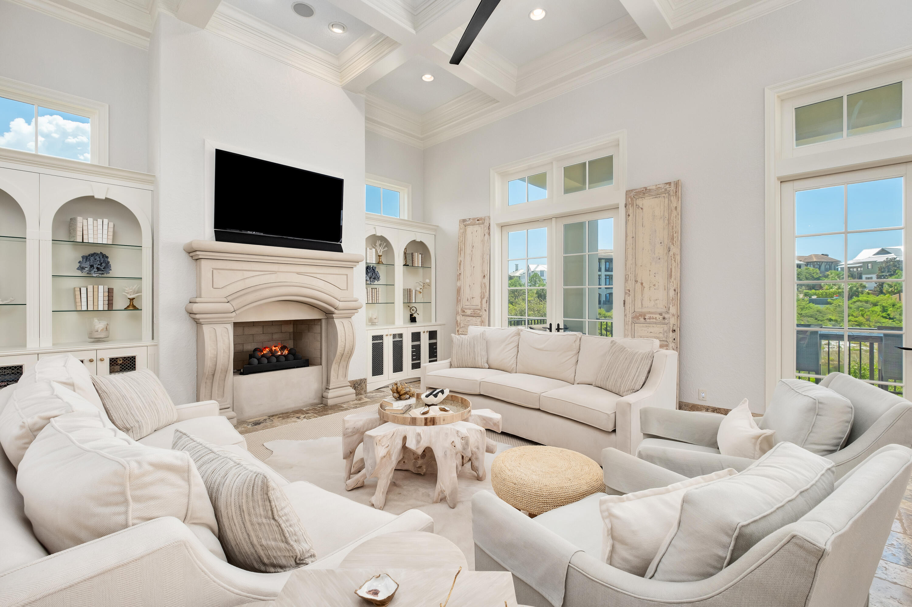231 W Bermuda Drive