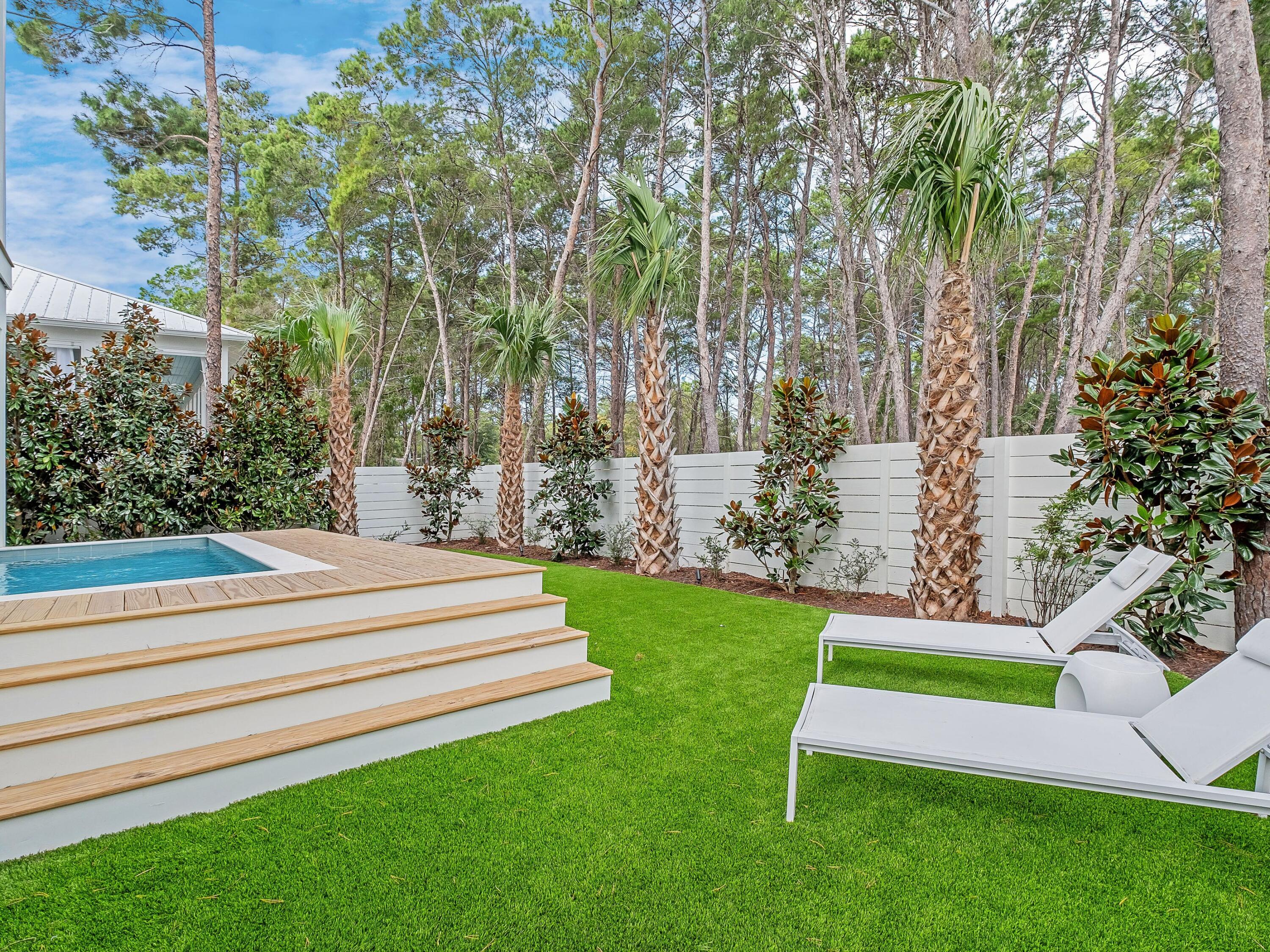 6 W Grande Pointe Drive