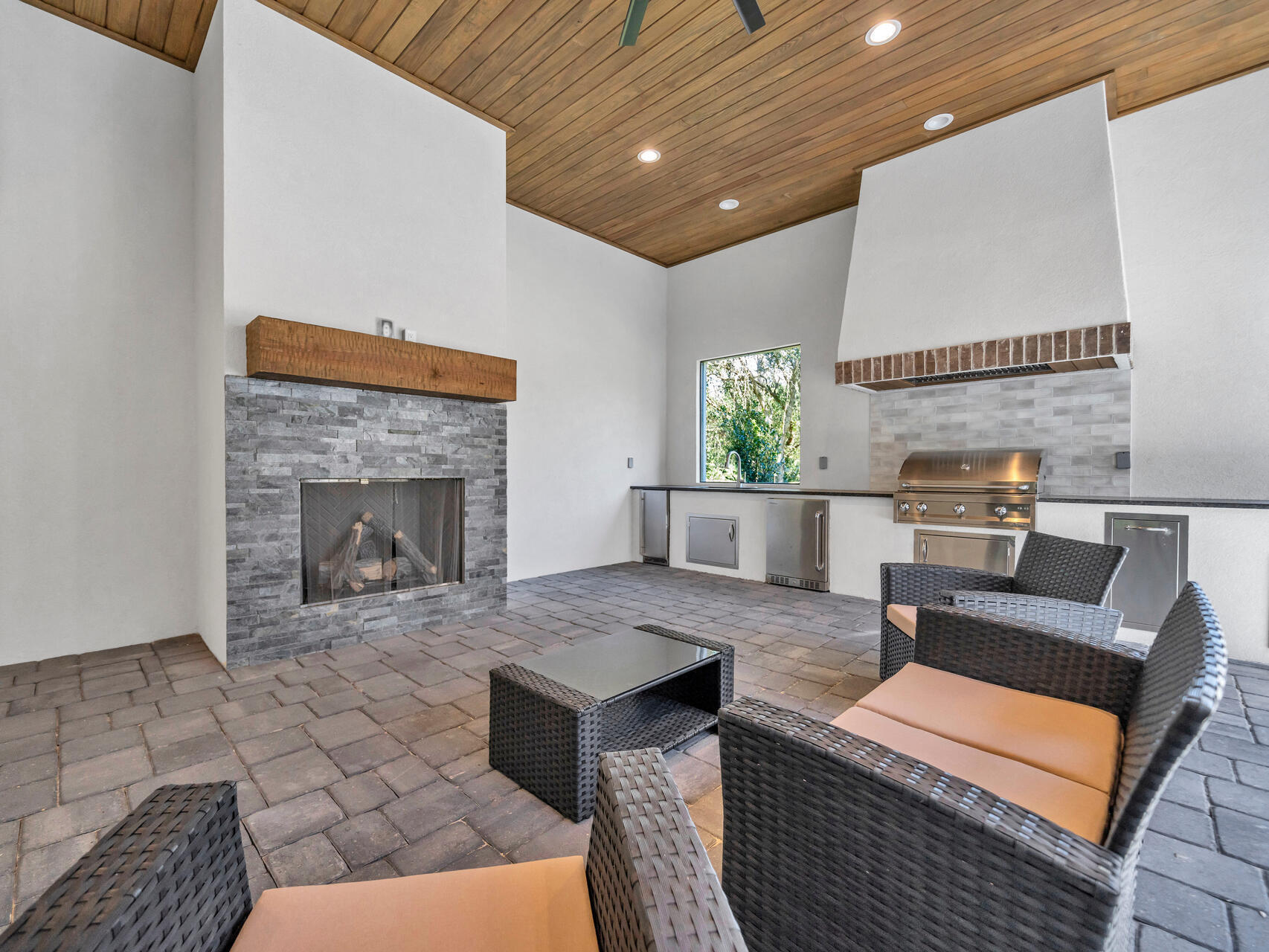 3526 Burnt Pine Lane