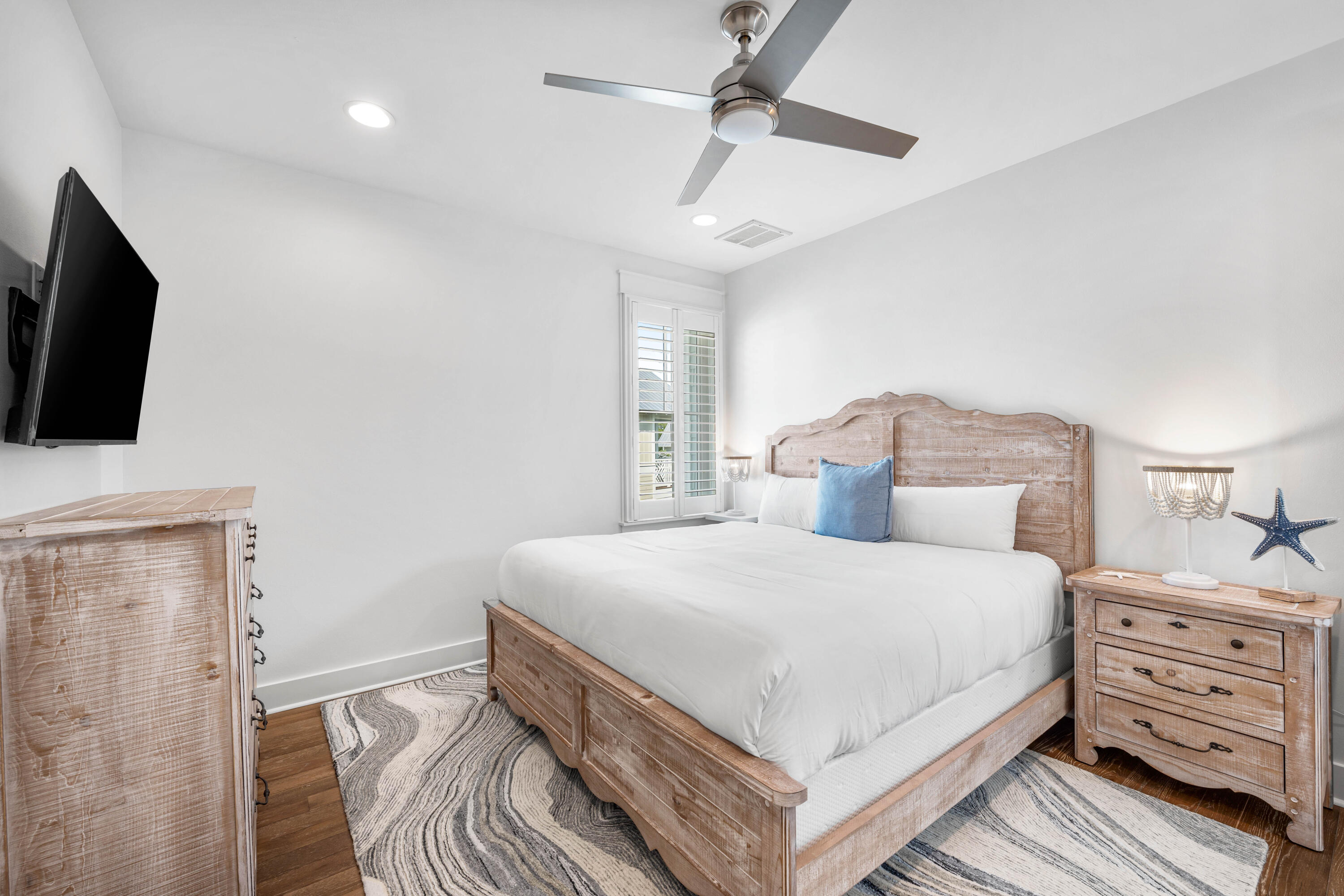 201 E Royal Fern Way