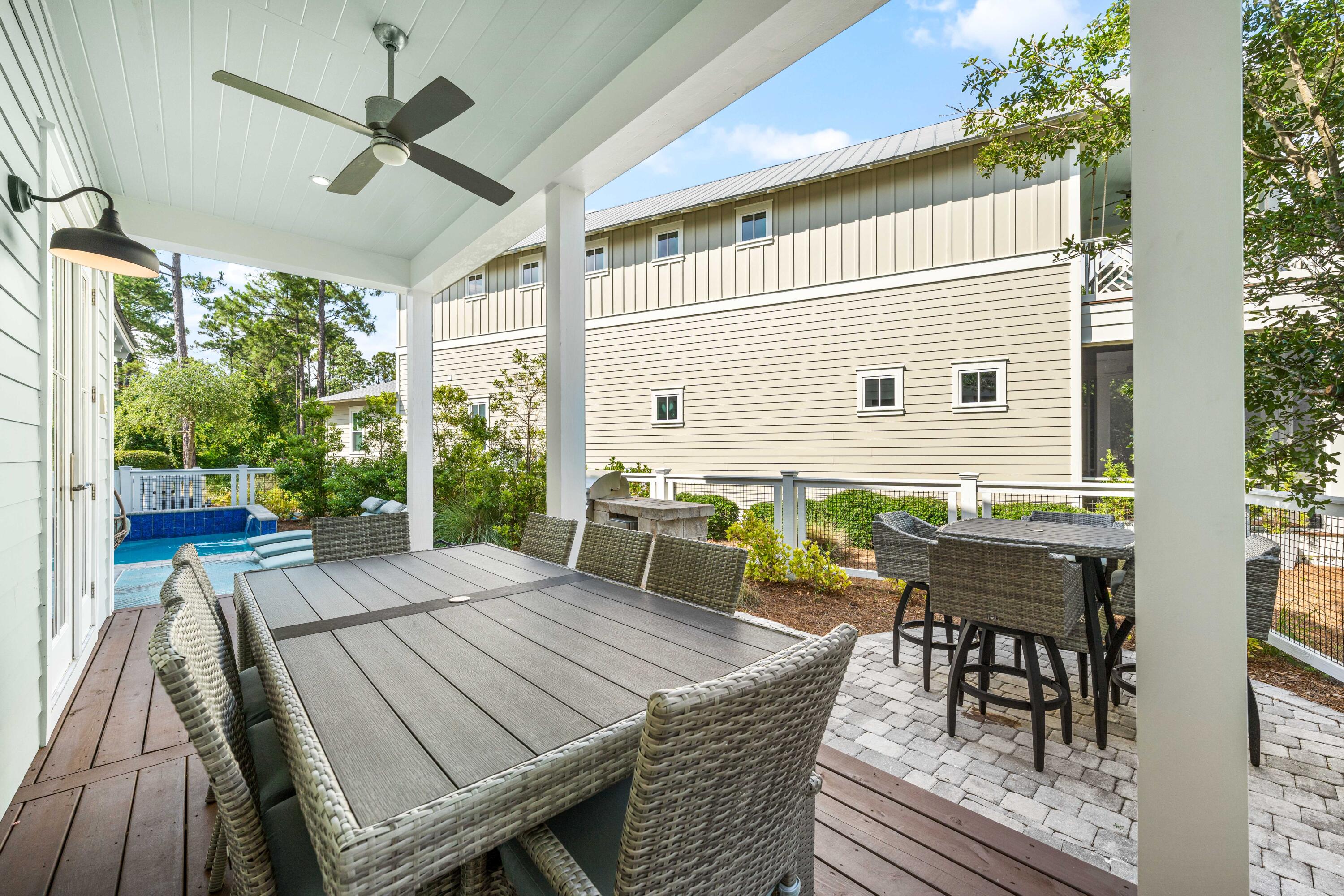 201 E Royal Fern Way