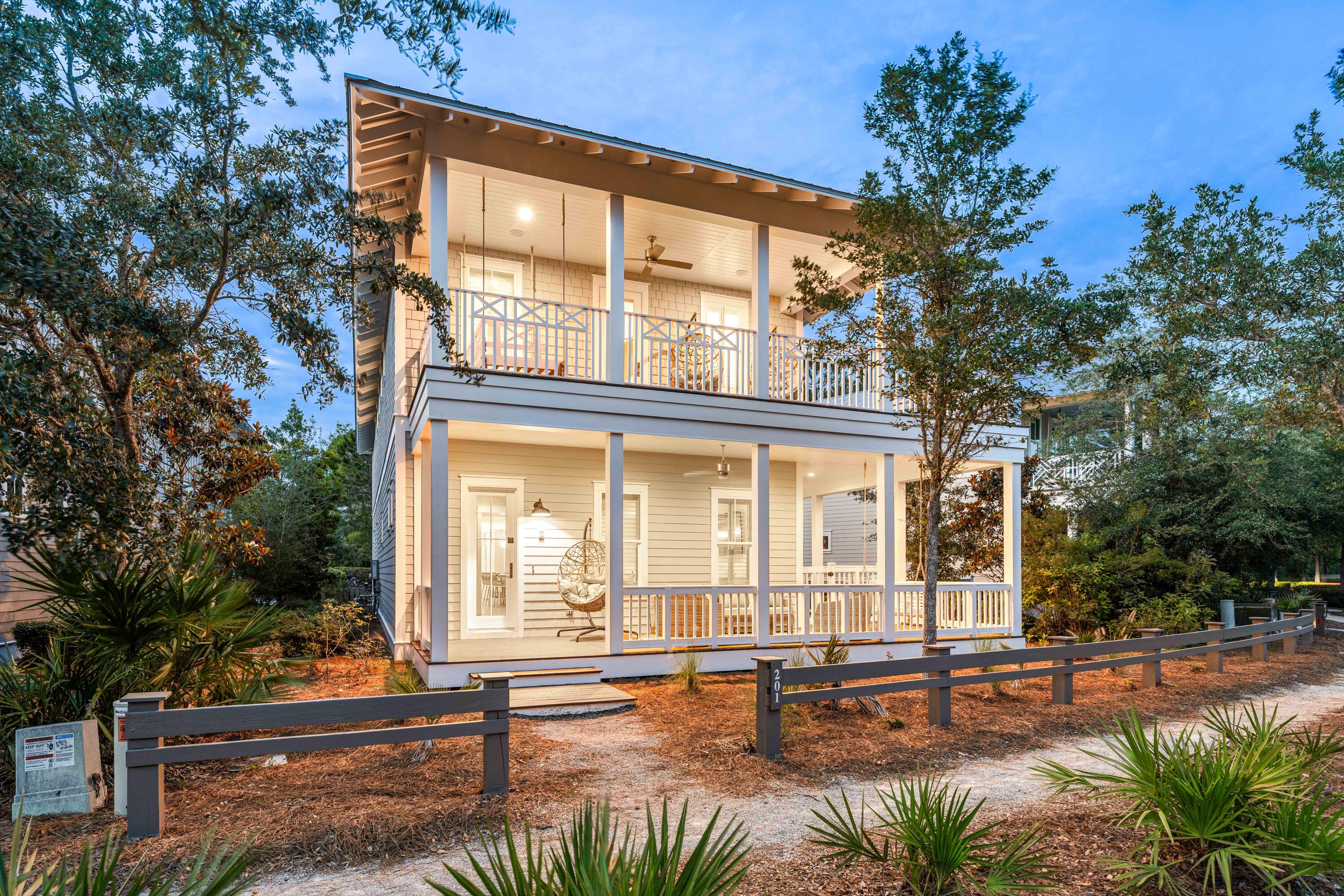 201 E Royal Fern Way