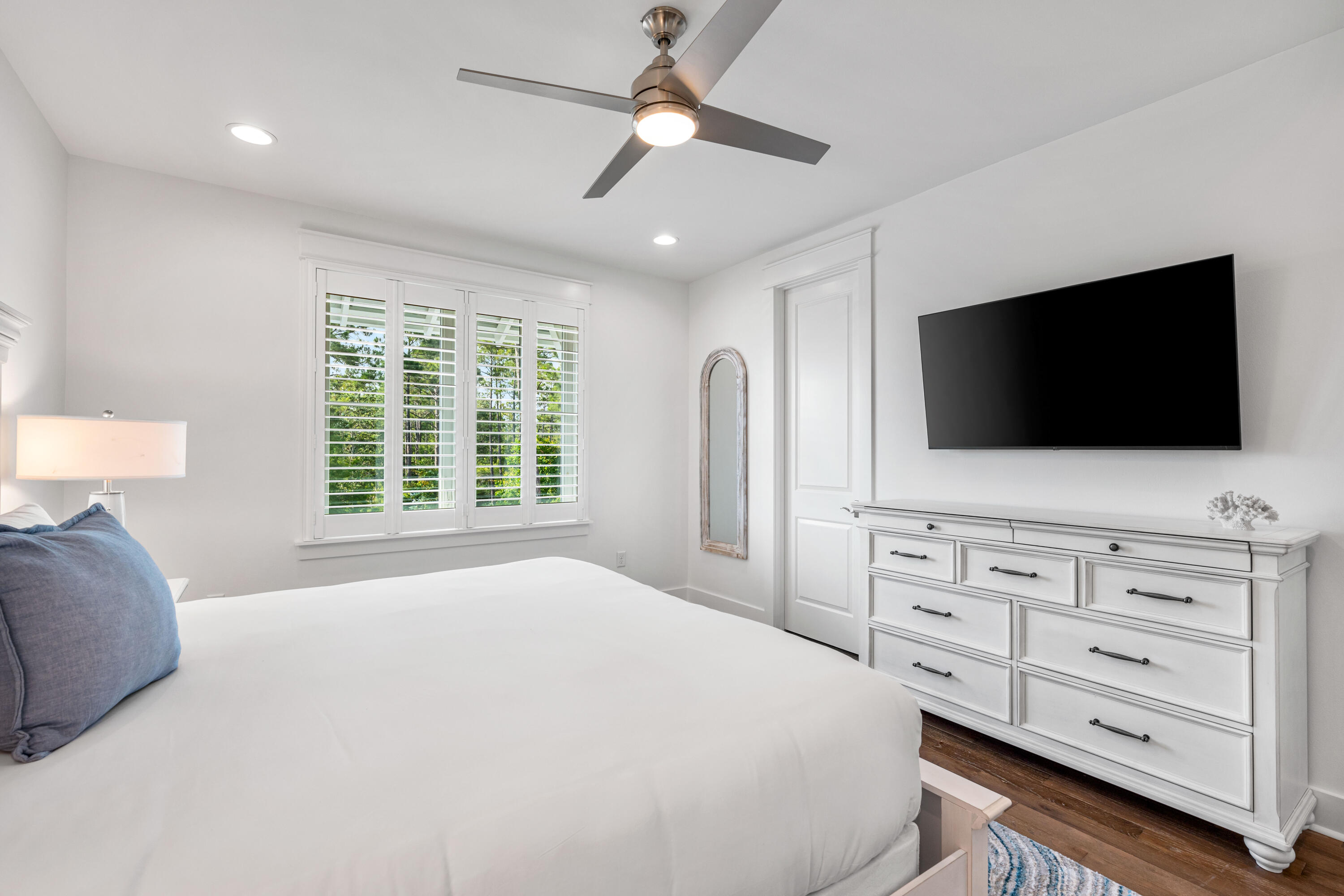 201 E Royal Fern Way