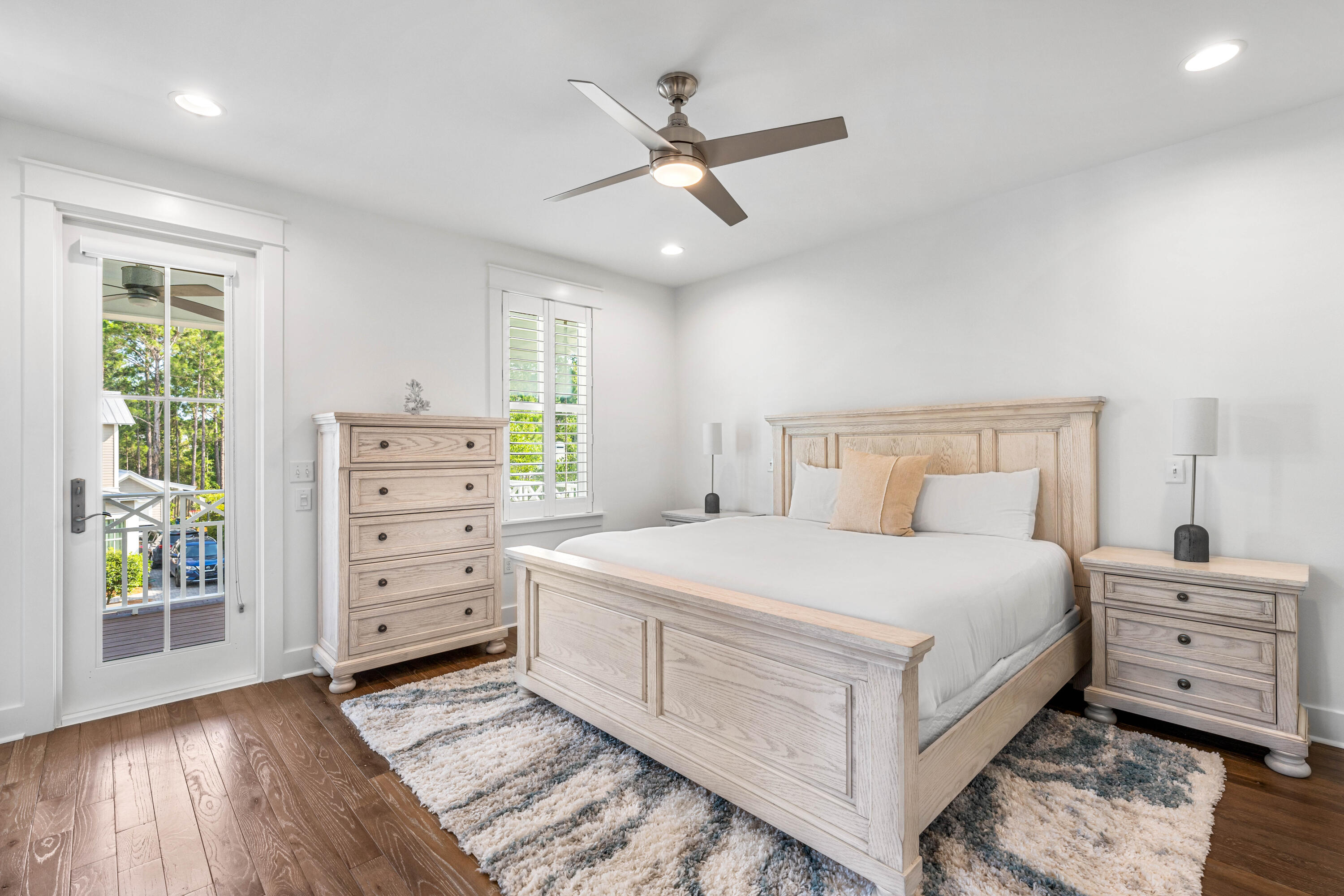 201 E Royal Fern Way