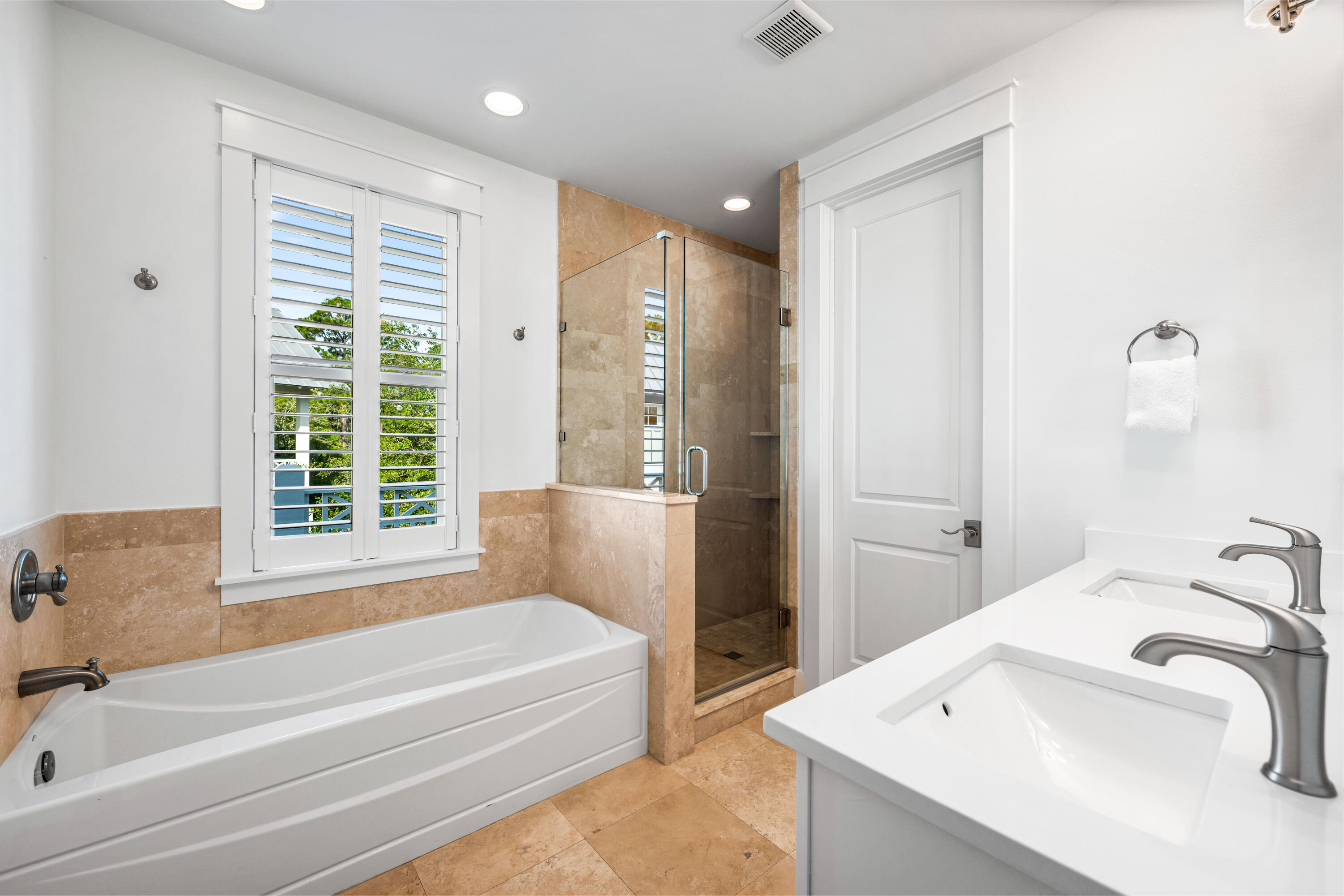 201 E Royal Fern Way