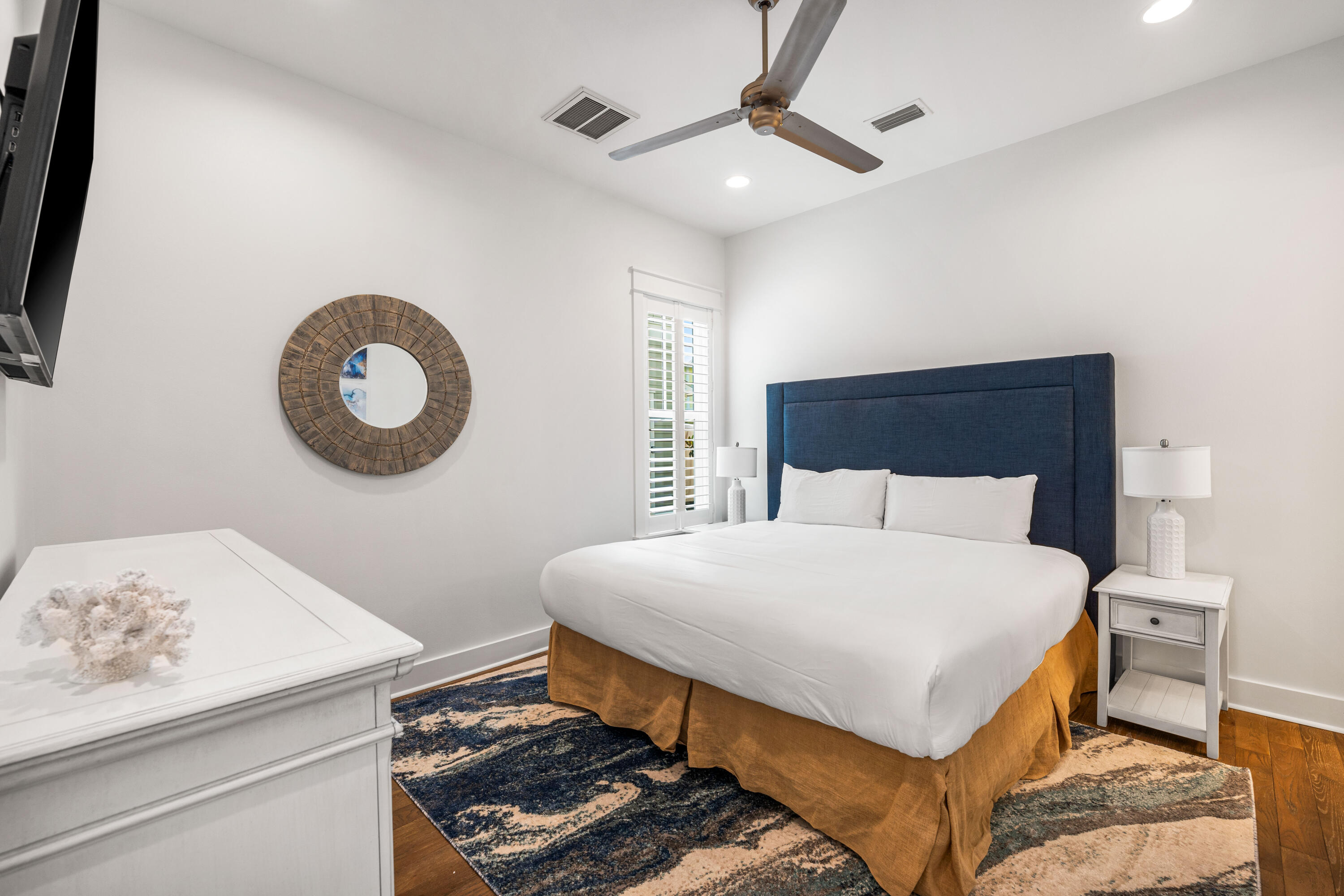 201 E Royal Fern Way