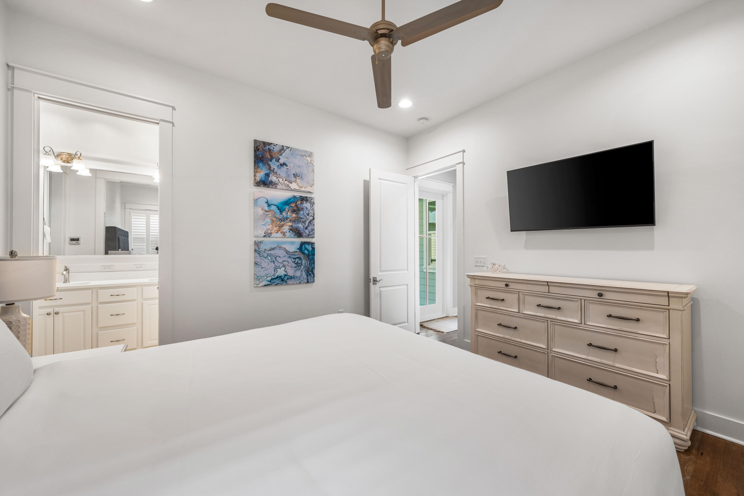 201 E Royal Fern Way