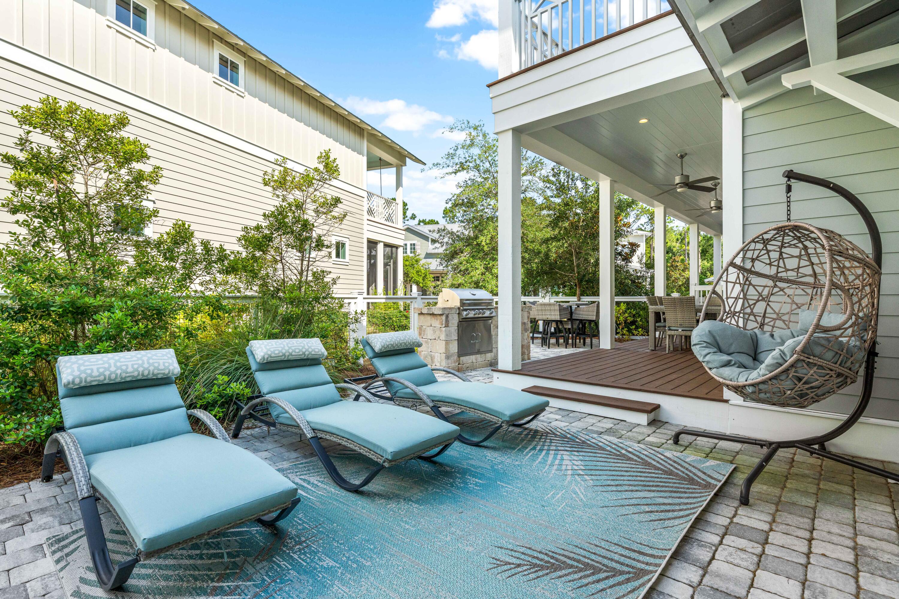 201 E Royal Fern Way