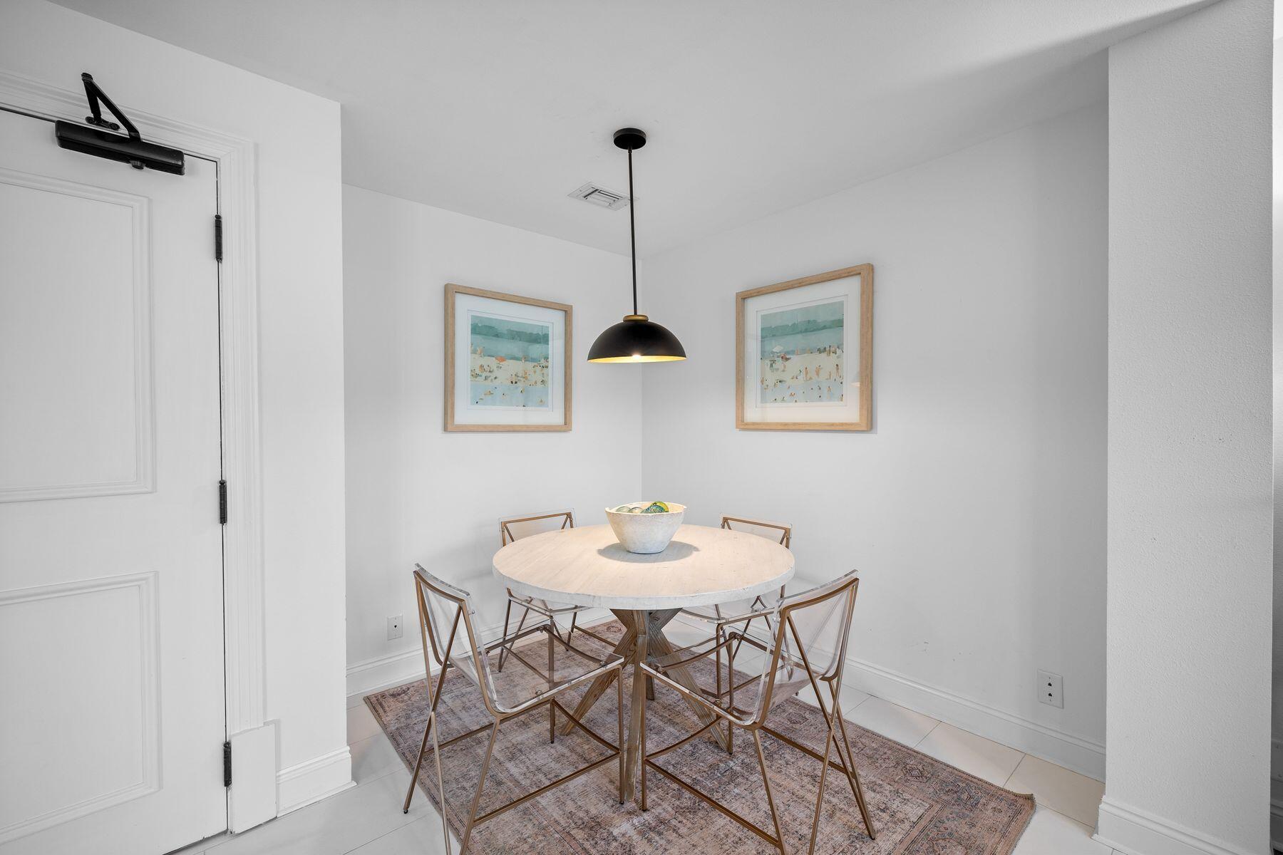 34 N Barrett Square, 2E