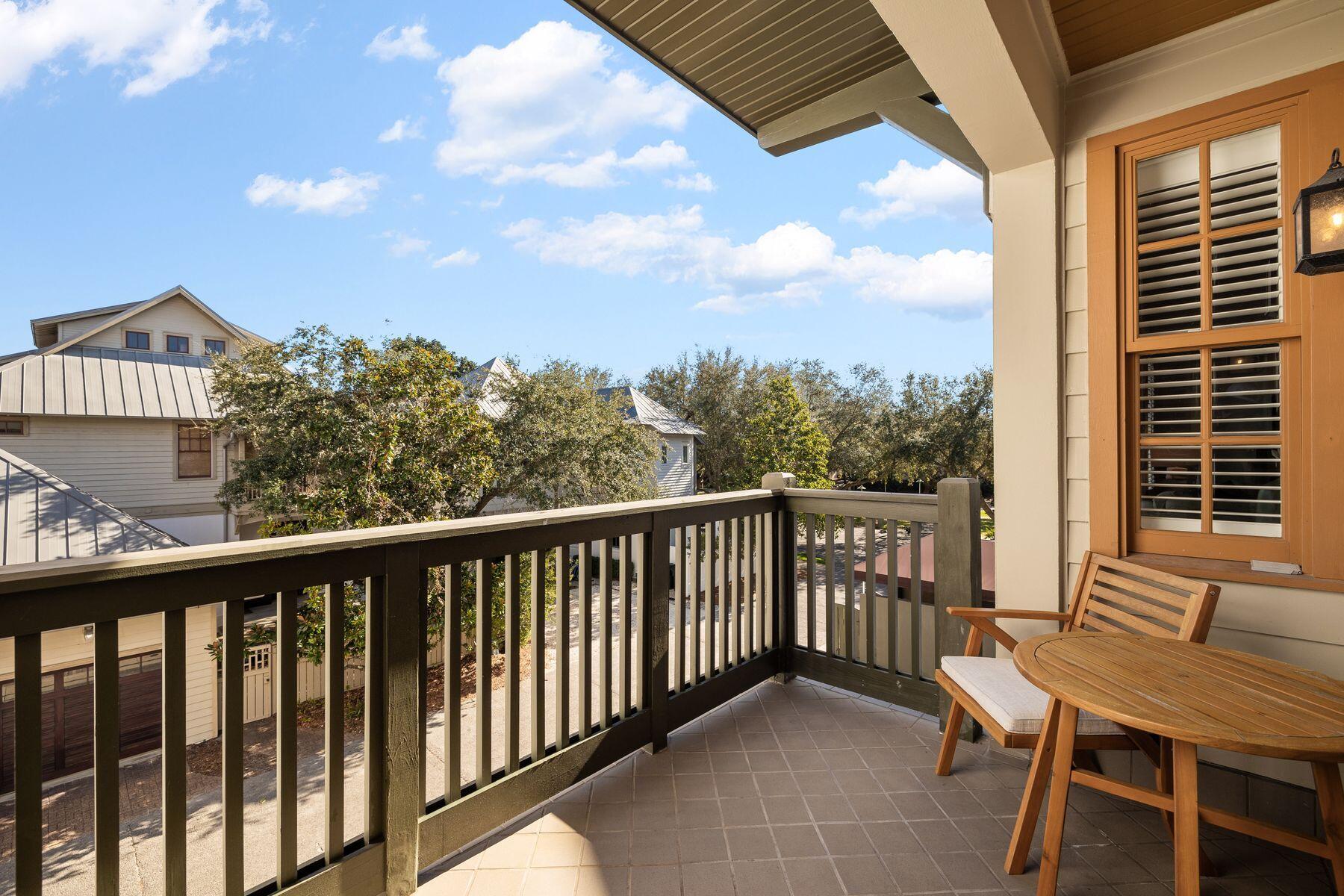 34 N Barrett Square, 2E