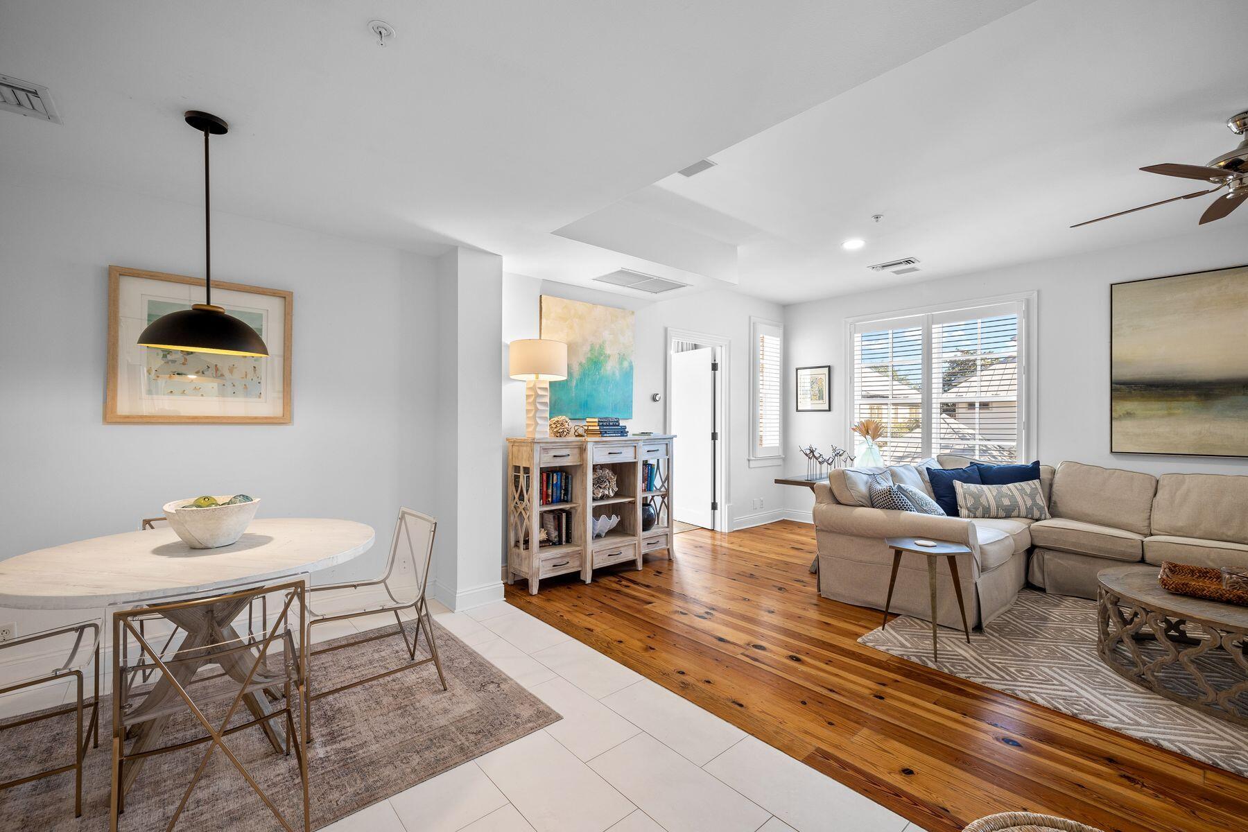 34 N Barrett Square, 2E