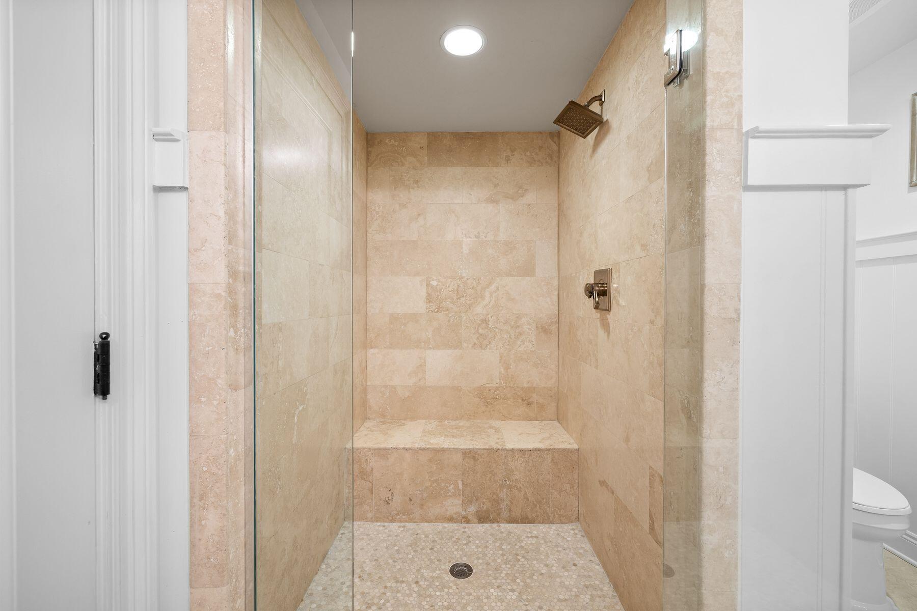 34 N Barrett Square, 2E