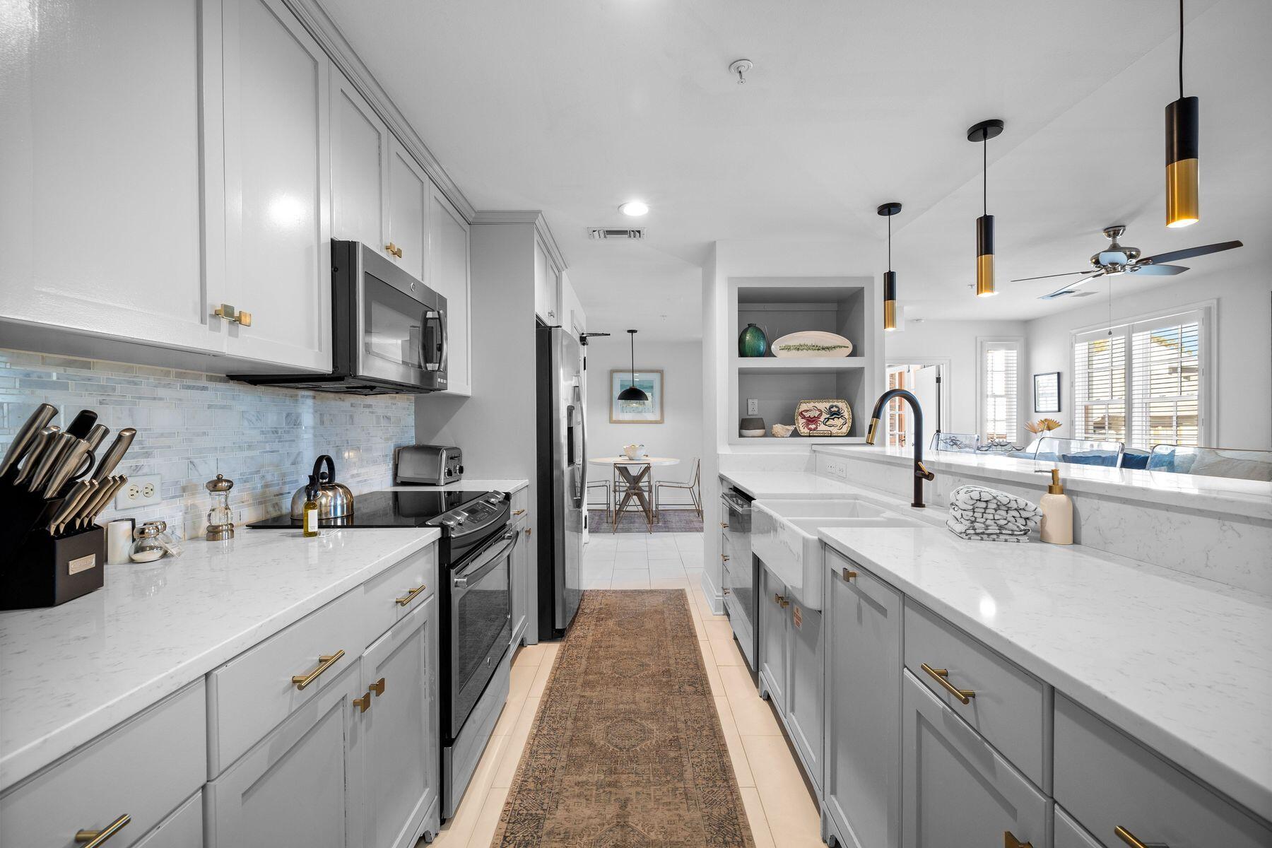 34 N Barrett Square, 2E