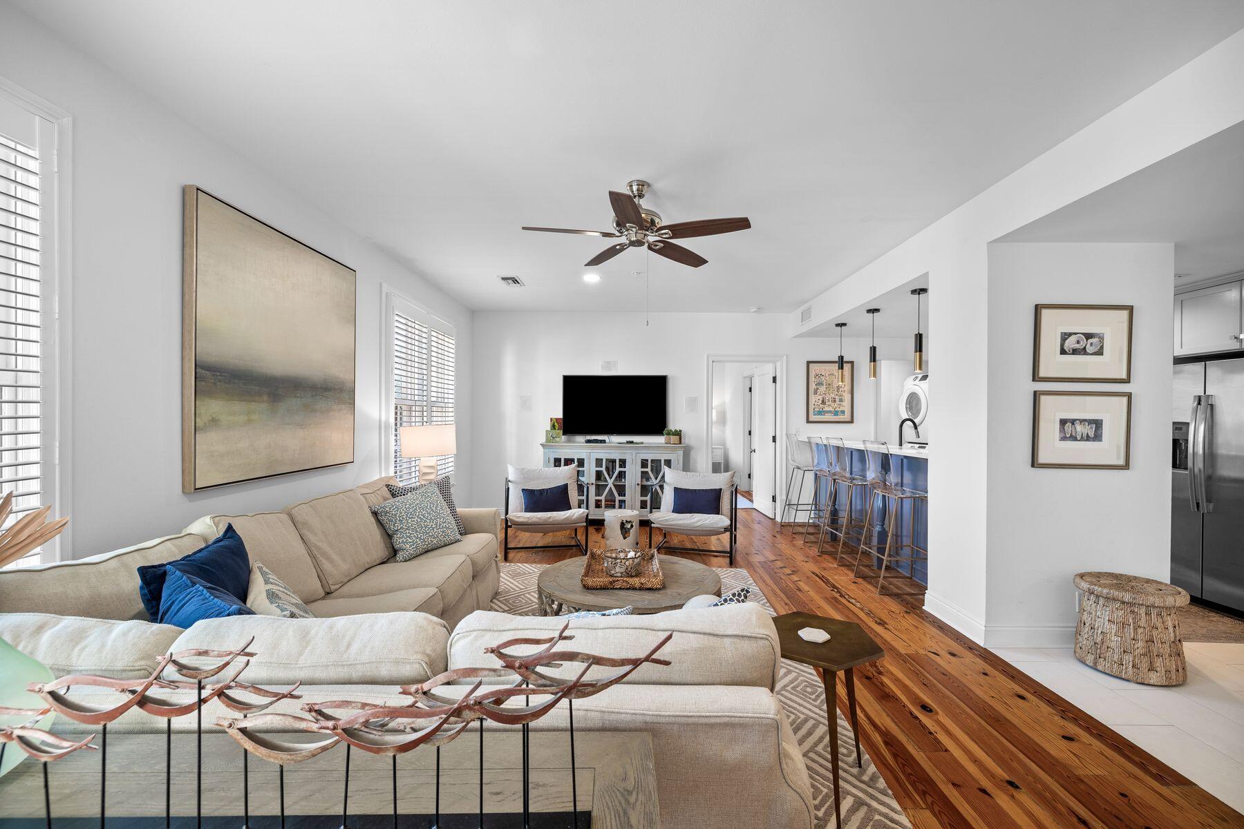 34 N Barrett Square, 2E