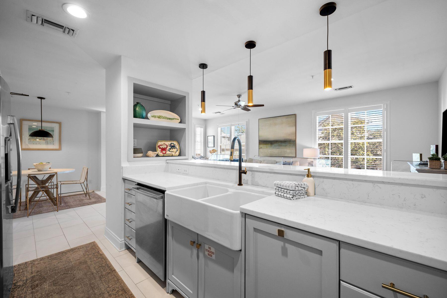 34 N Barrett Square, 2E