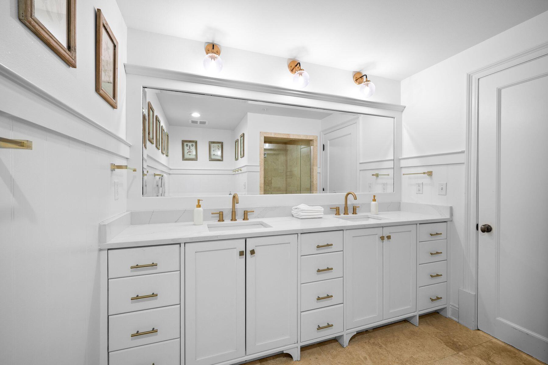 34 N Barrett Square, 2E