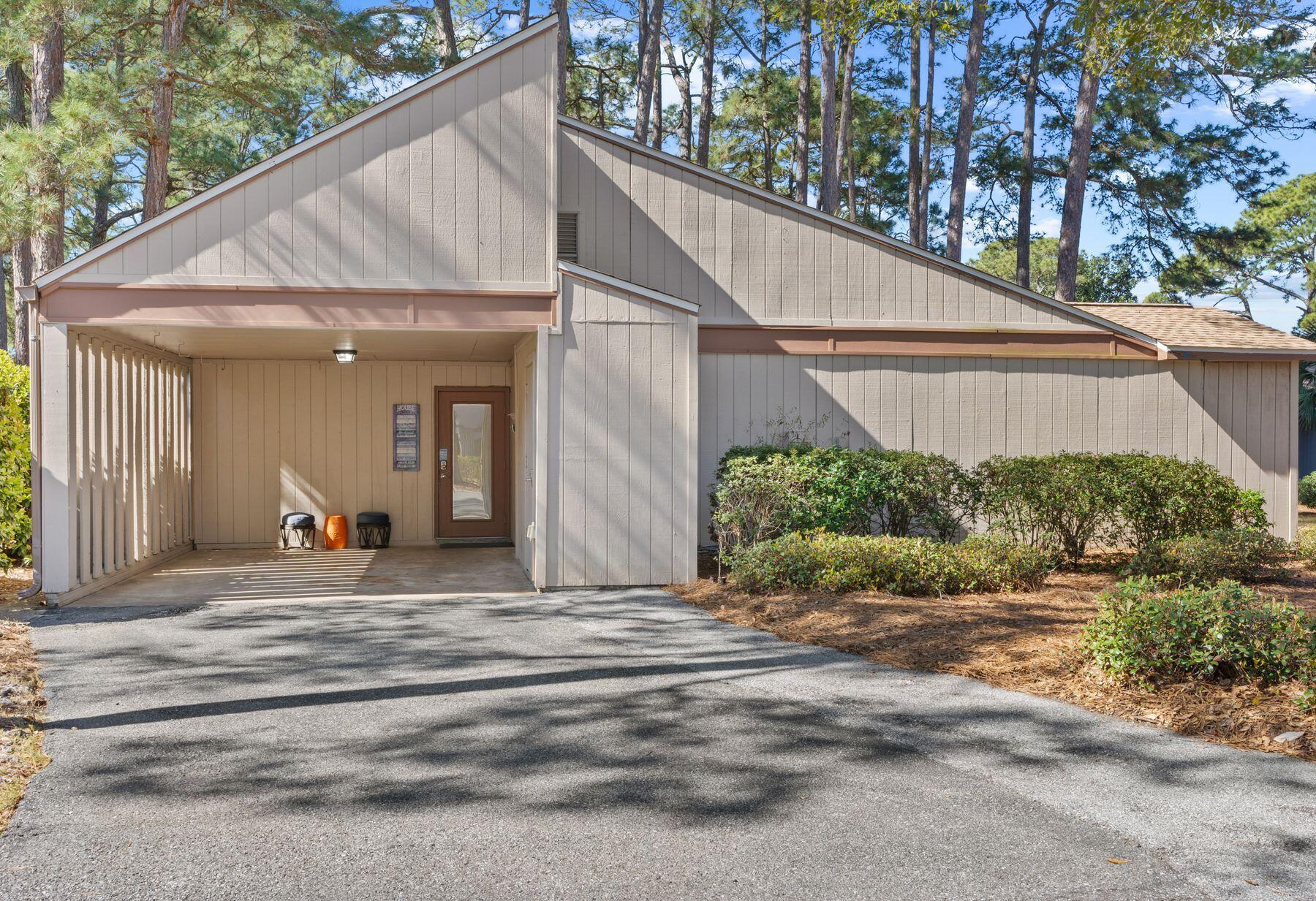 522 Augusta Way, 11006