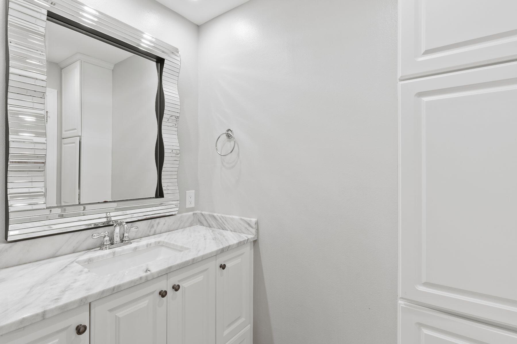 522 Augusta Way, 11006