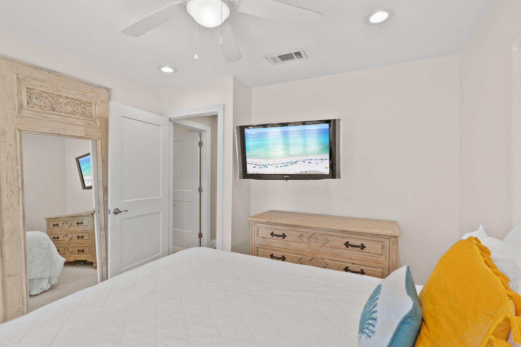 522 Augusta Way, 11006