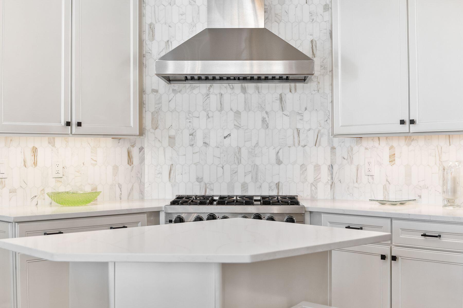 2987 Bay Villas Court