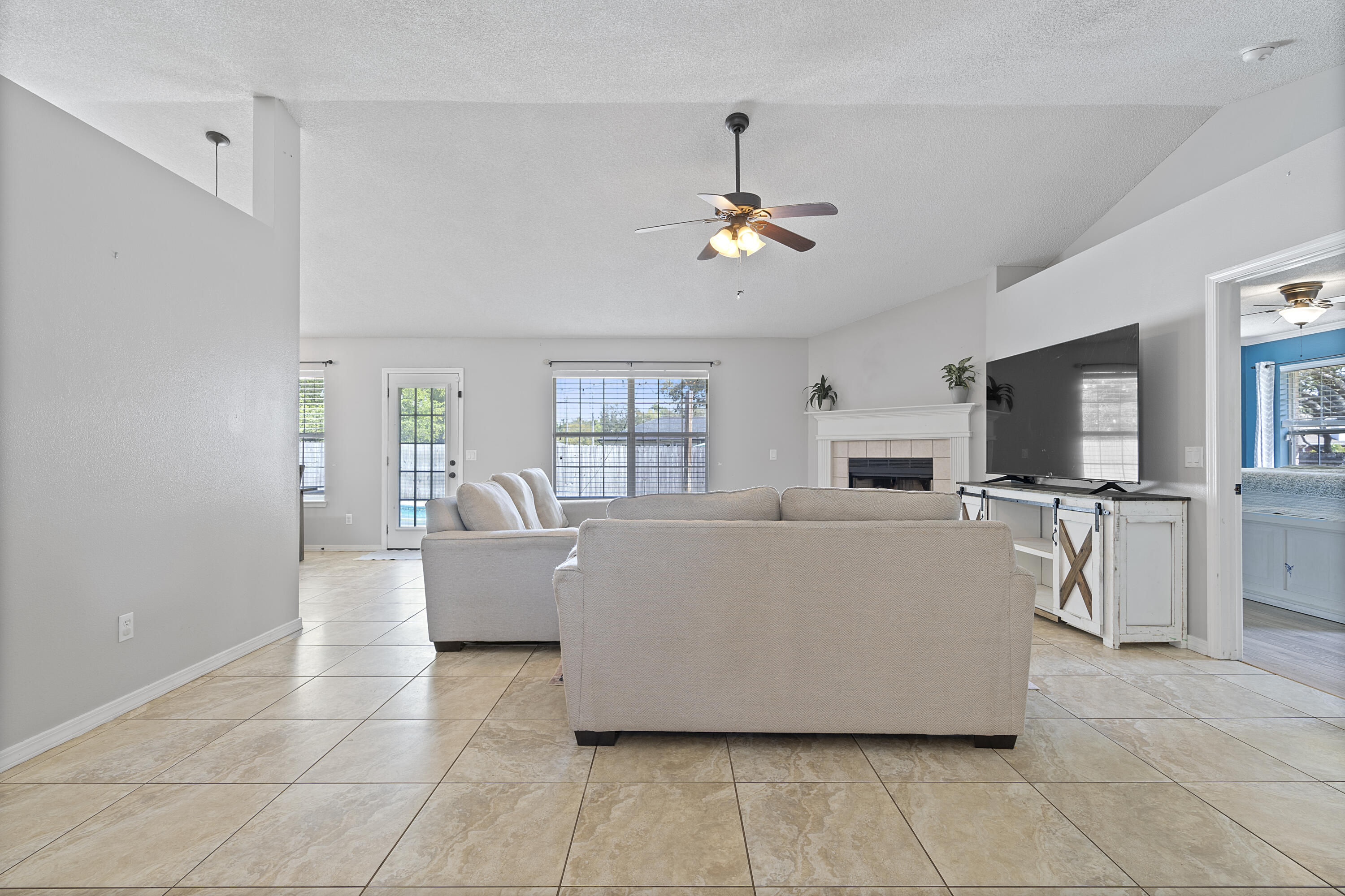 2087 Alfred Boulevard