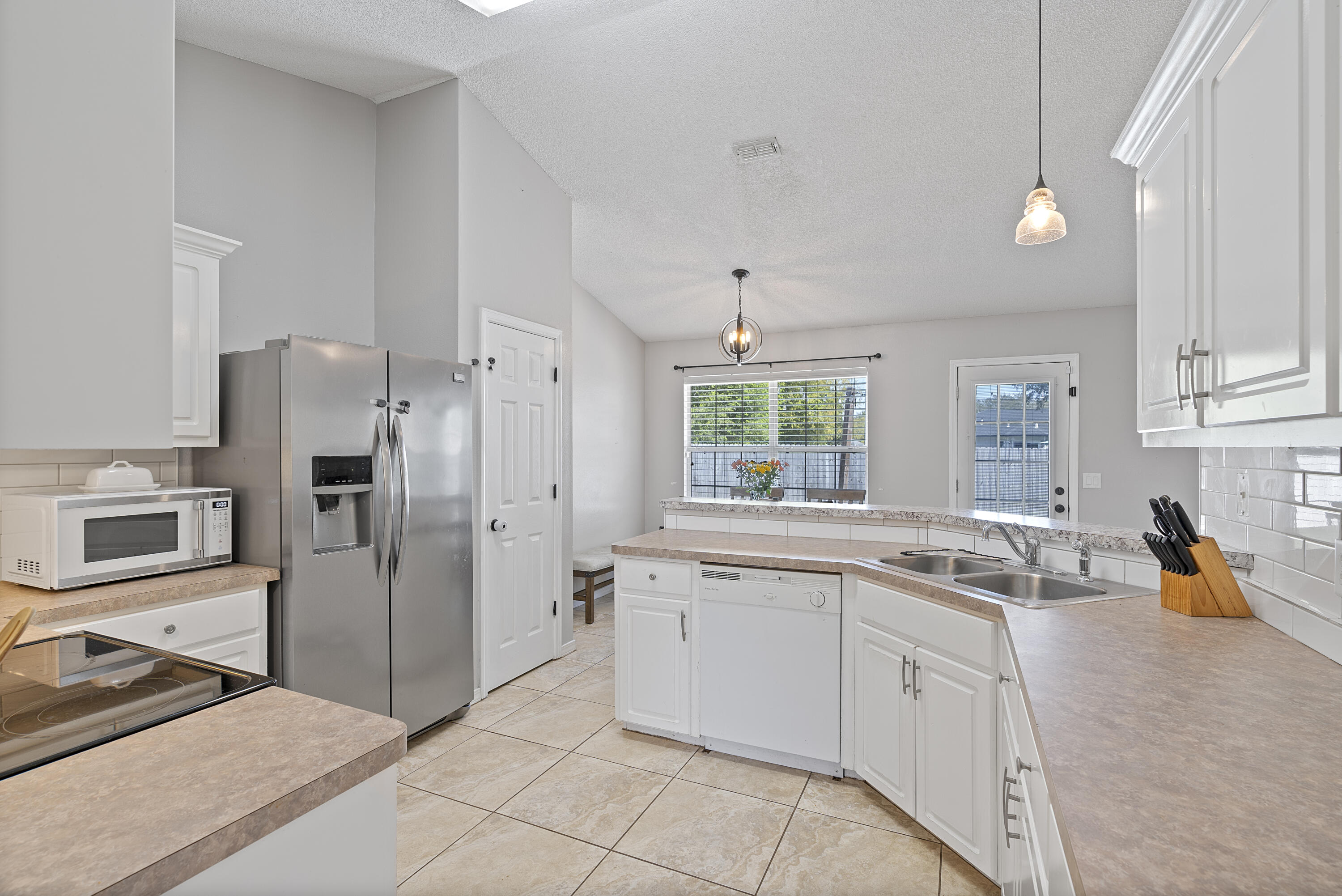 2087 Alfred Boulevard