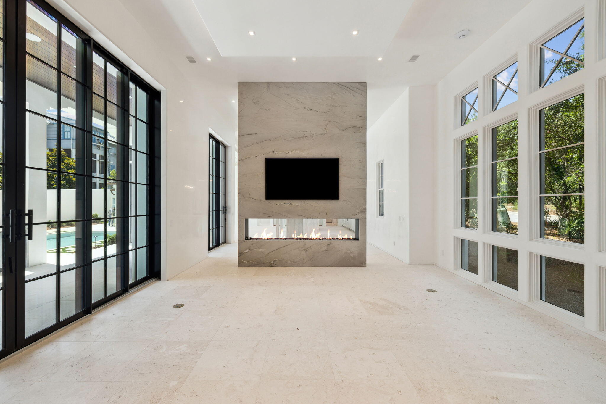 22 E Bermuda Drive