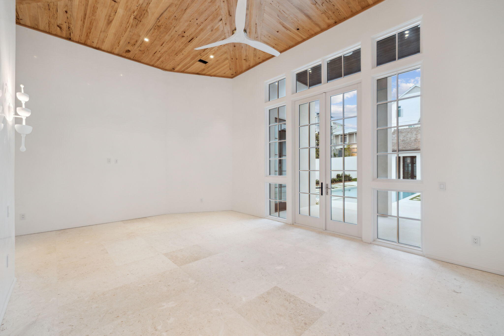 22 E Bermuda Drive