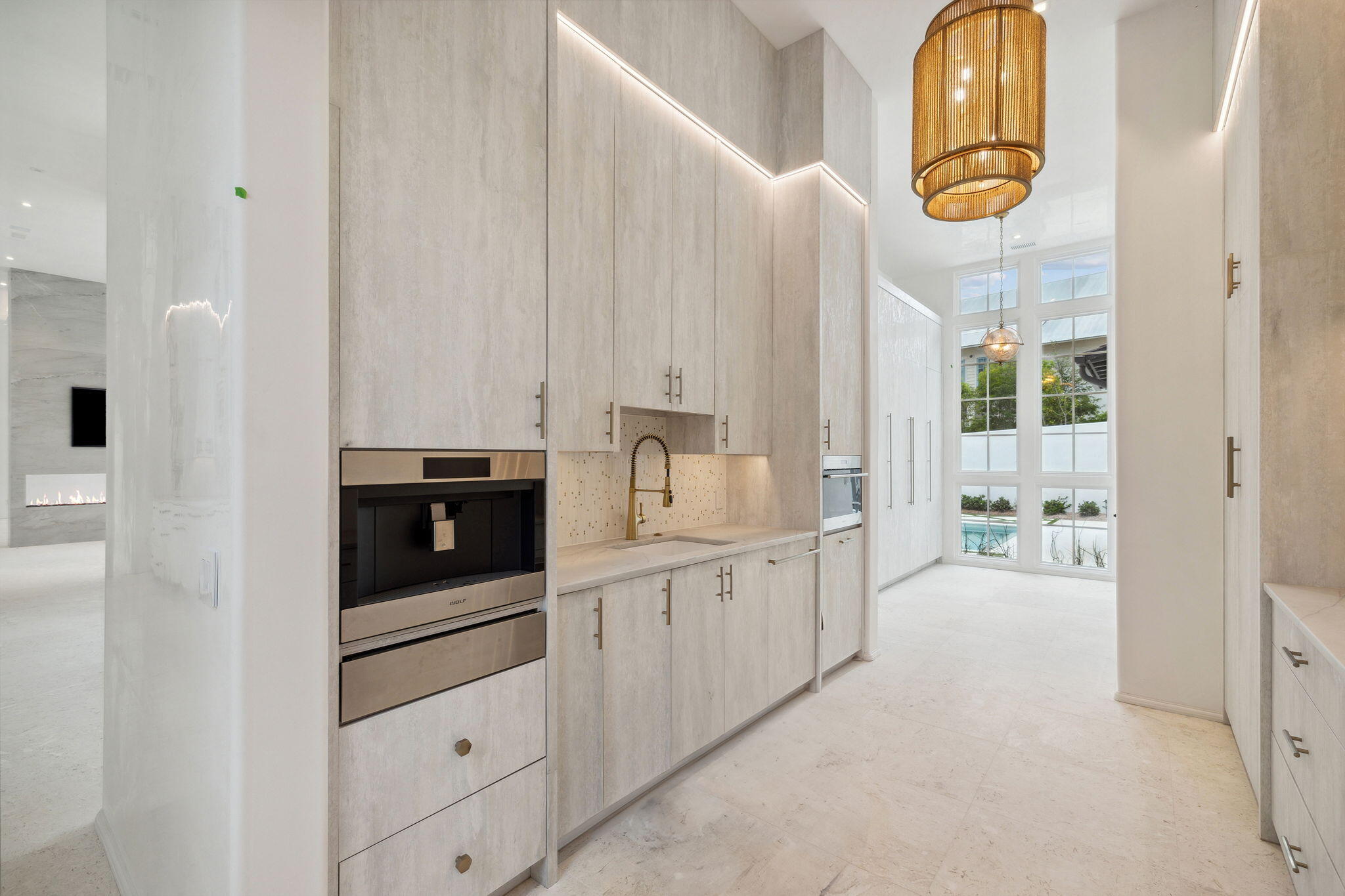 22 E Bermuda Drive