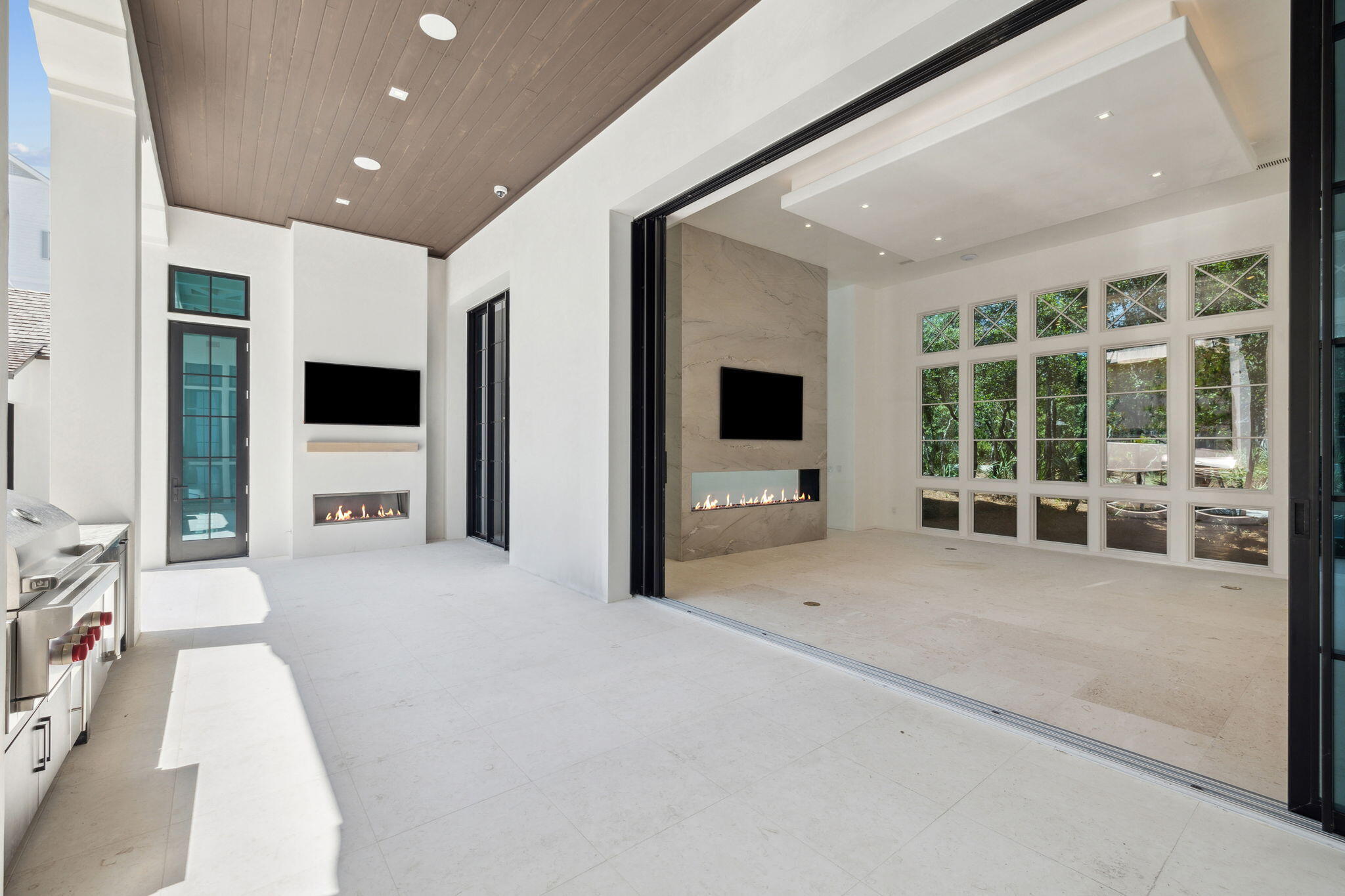 22 E Bermuda Drive