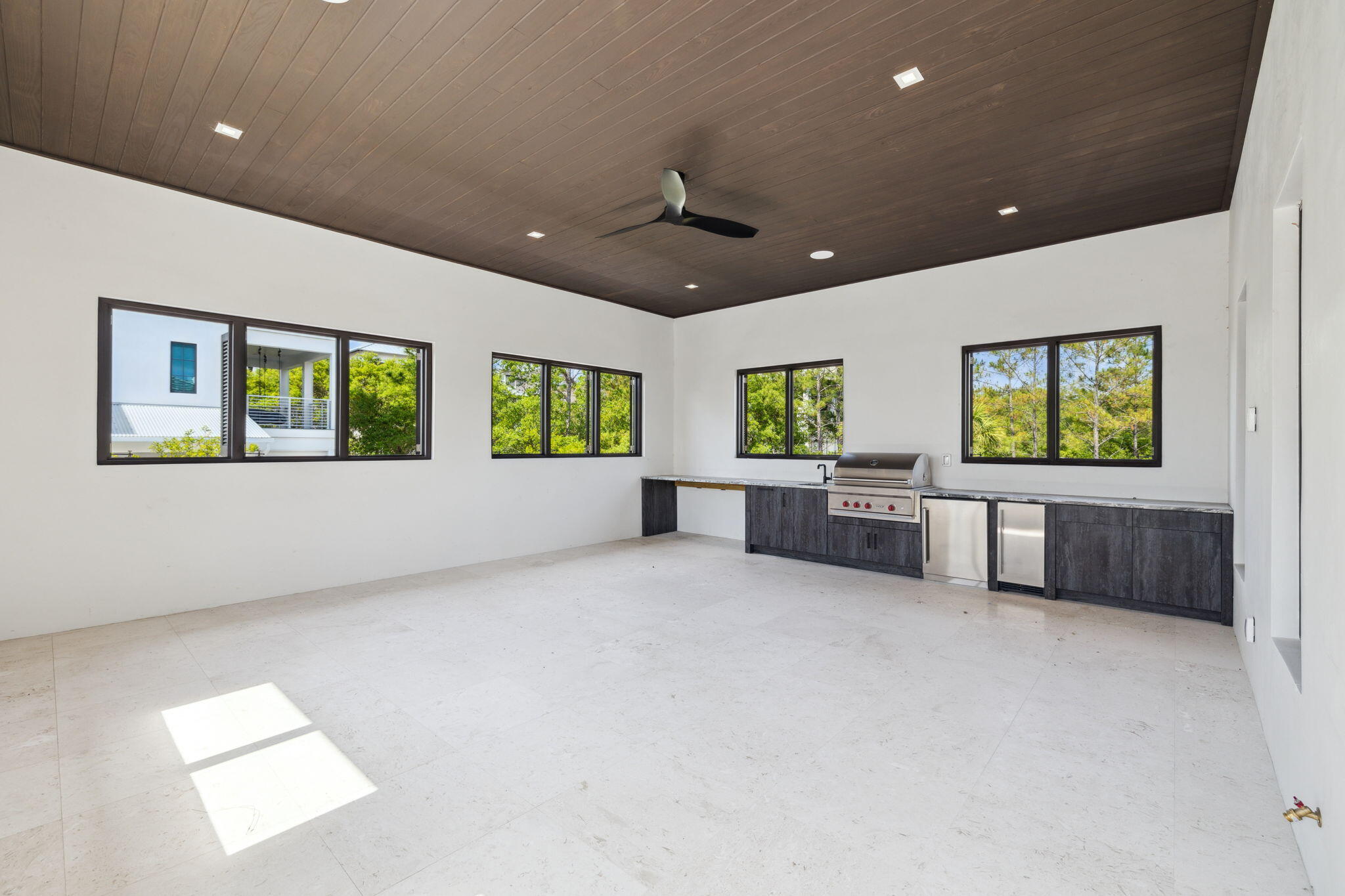 22 E Bermuda Drive