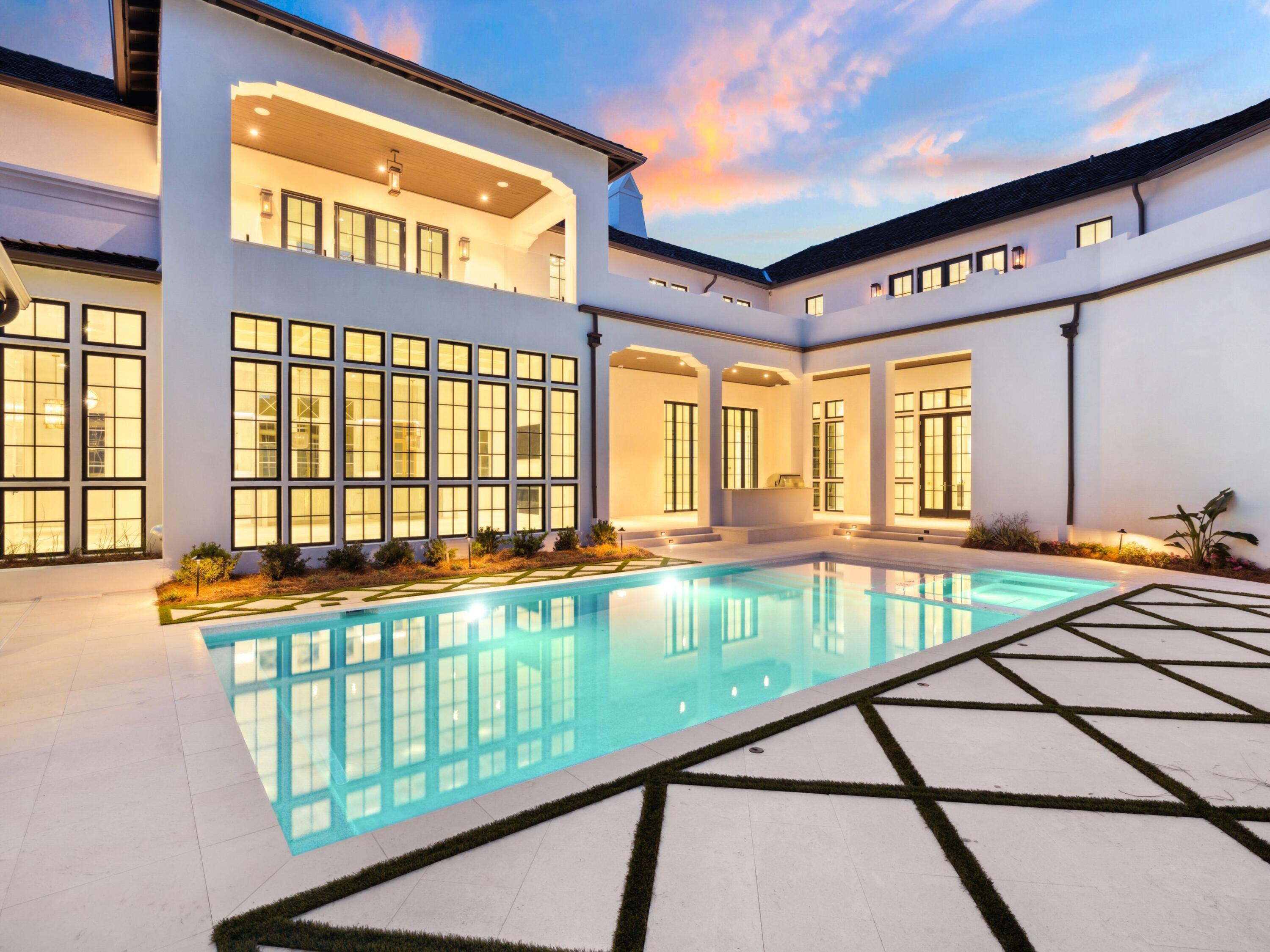 22 E Bermuda Drive