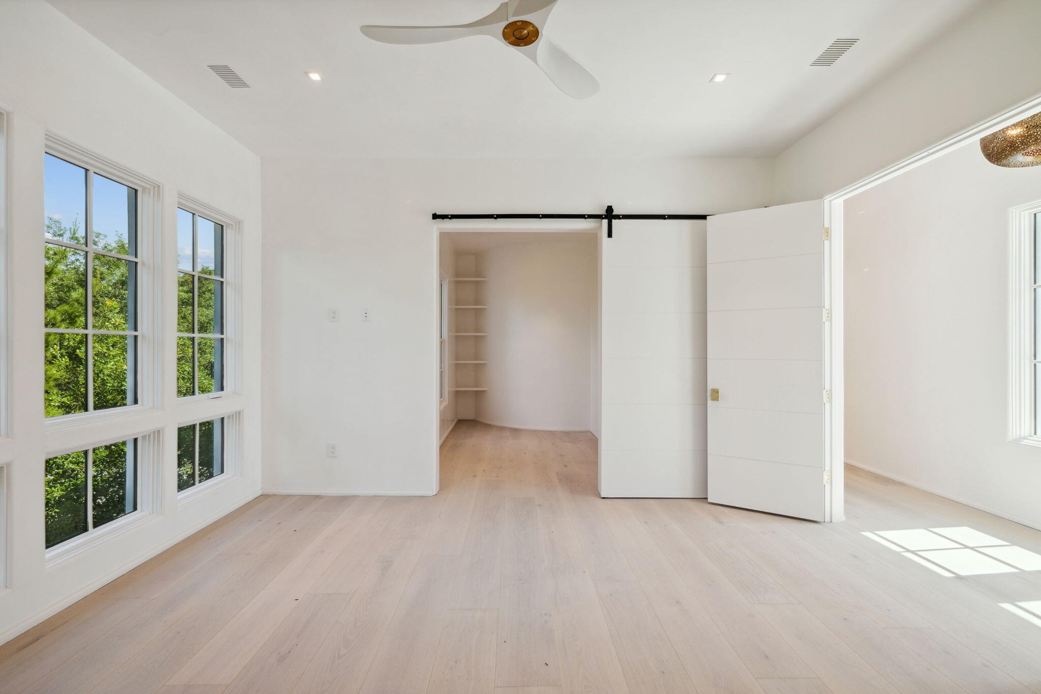 22 E Bermuda Drive