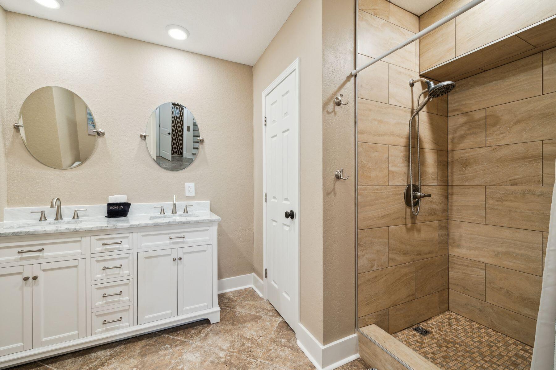 51 N Grande Pointe Drive