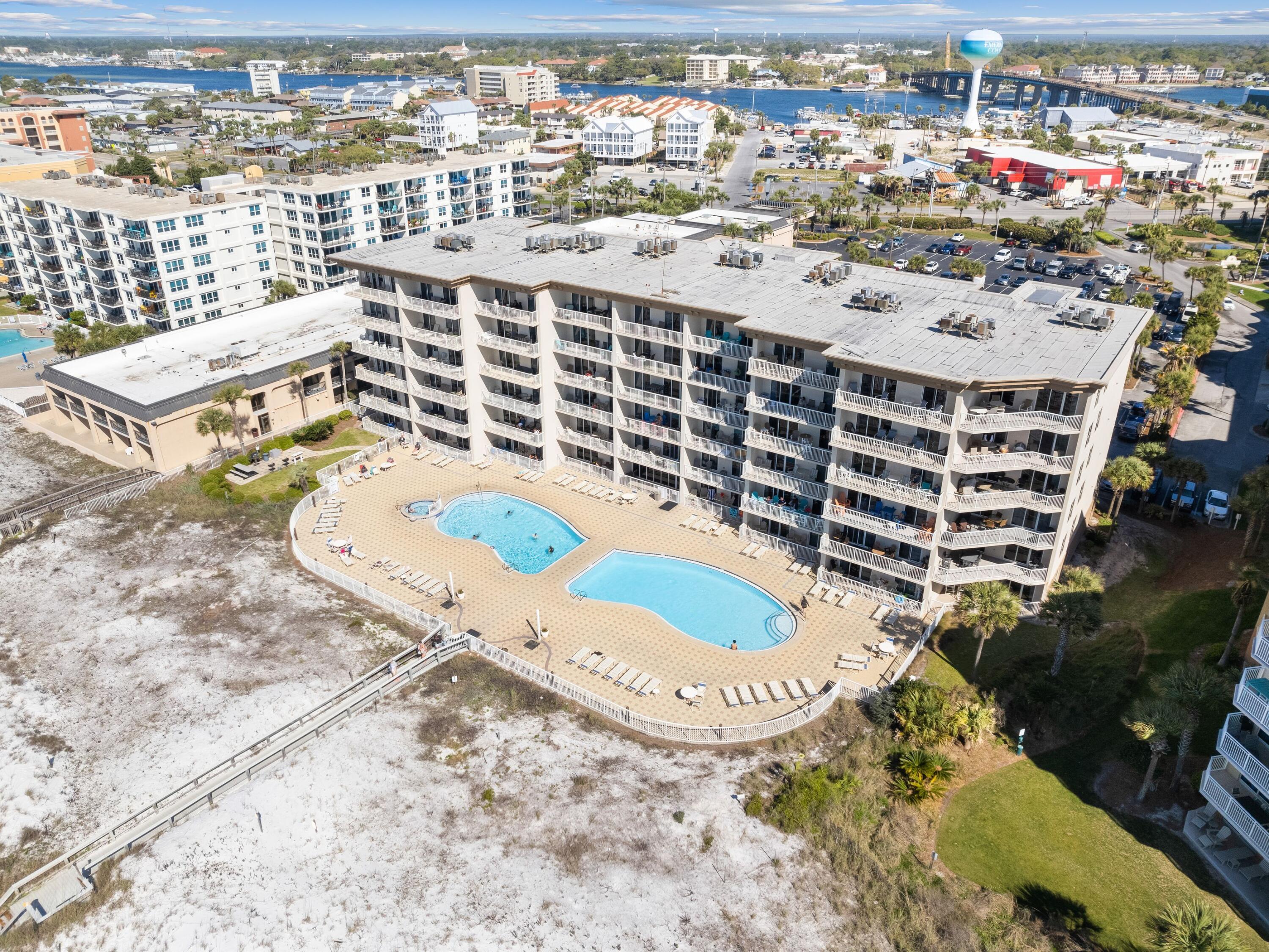 1111 Santa Rosa Boulevard, 101