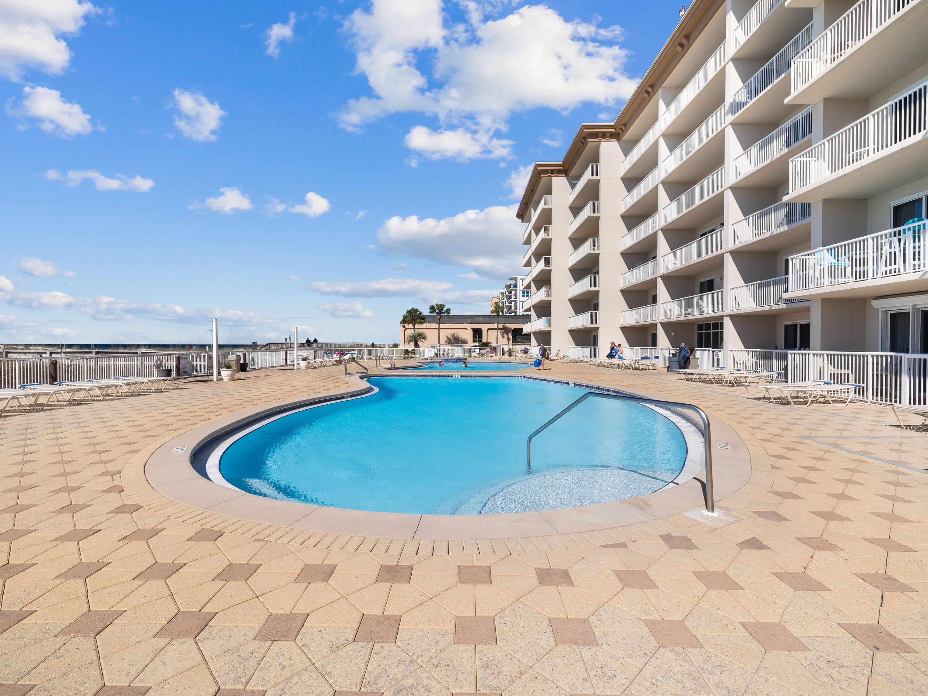 1111 Santa Rosa Boulevard, 101