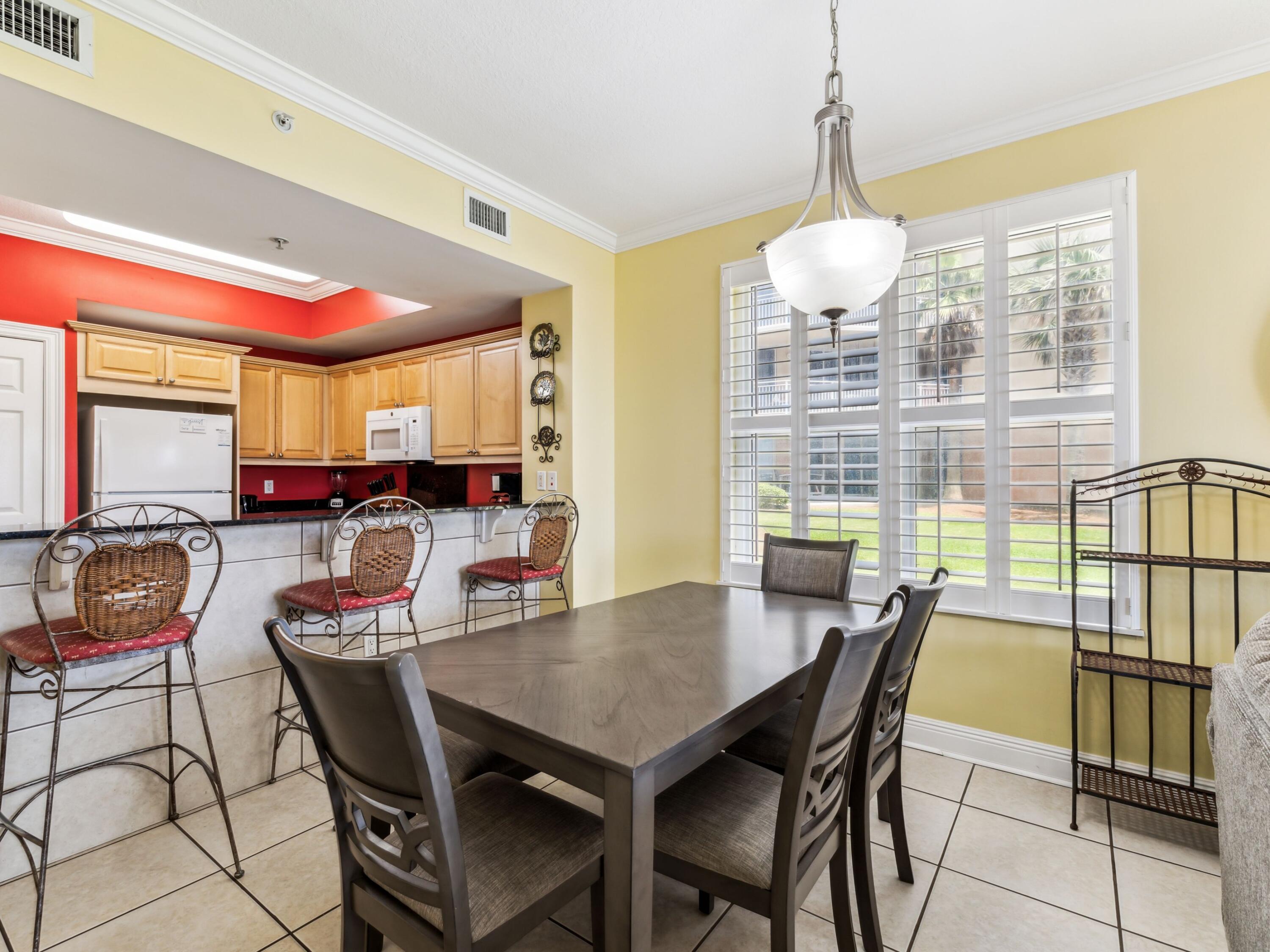 1111 Santa Rosa Boulevard, 101