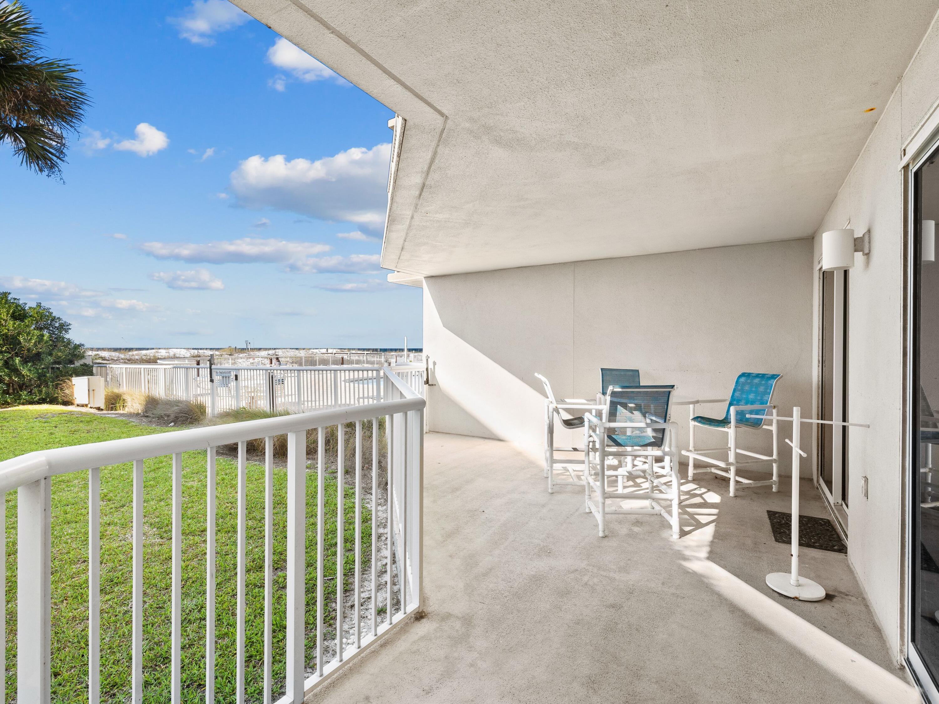 1111 Santa Rosa Boulevard, 101