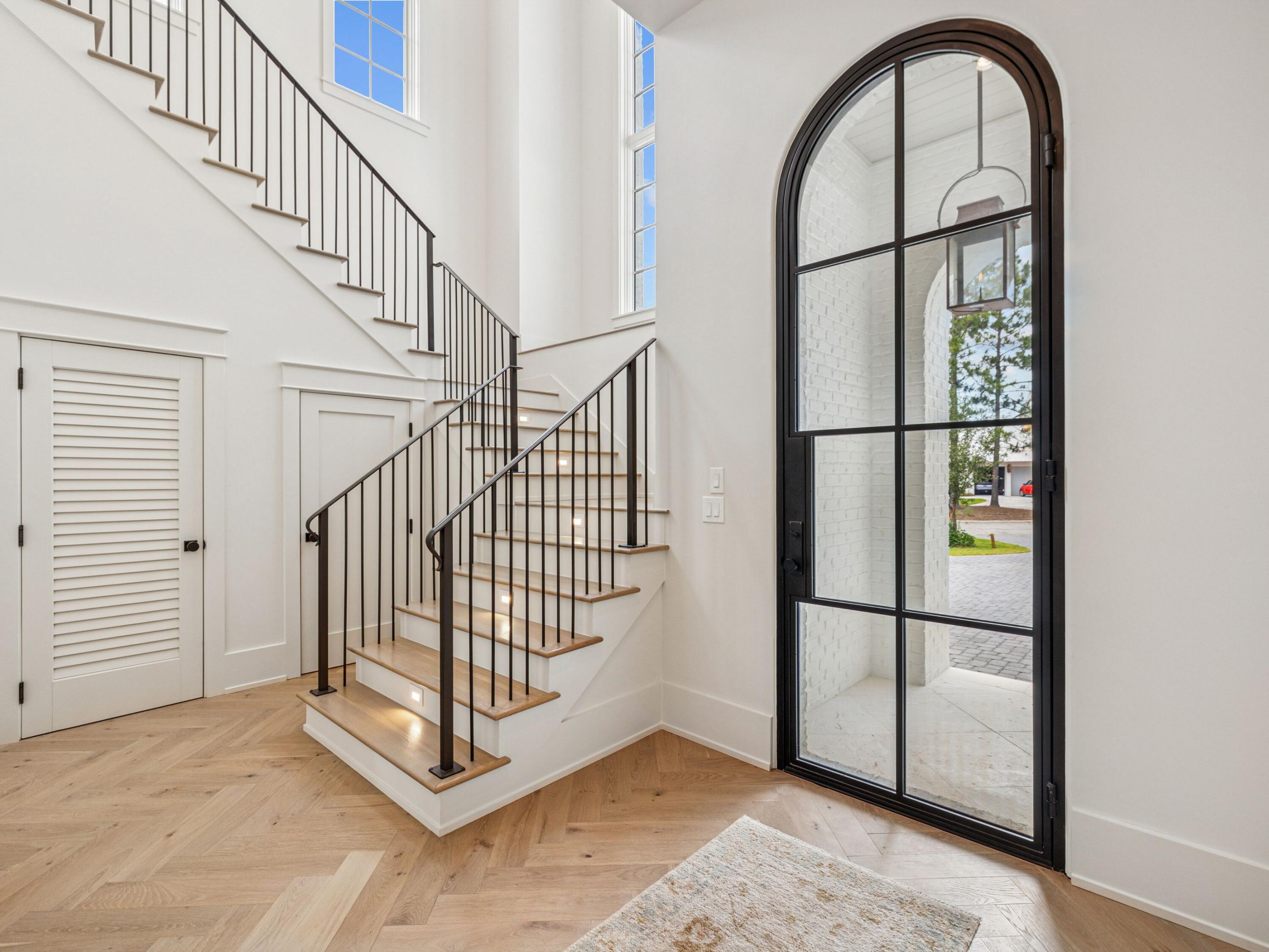 255 Churchill Oaks Dr