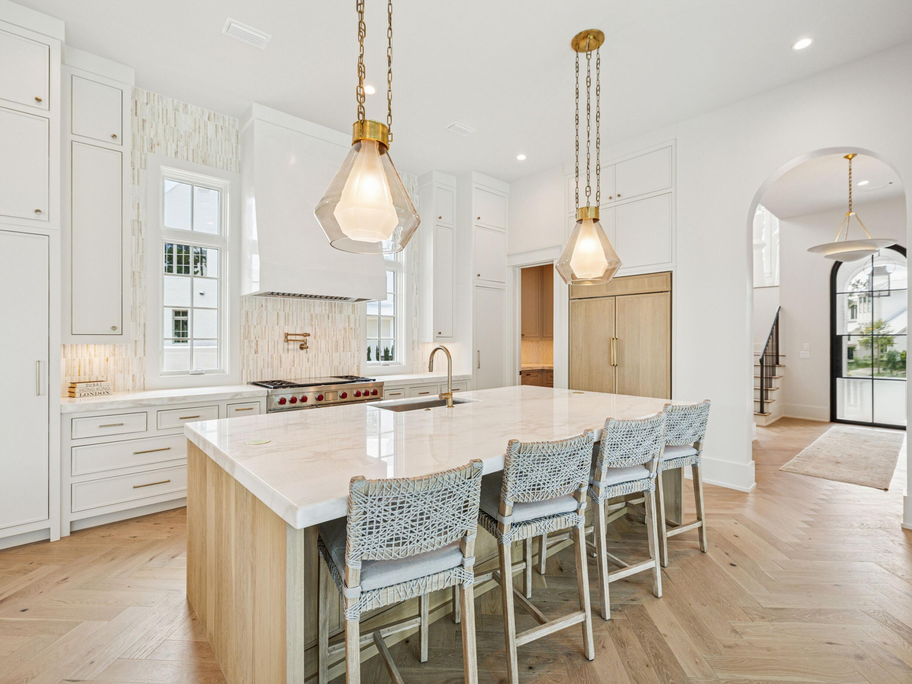 255 Churchill Oaks Dr