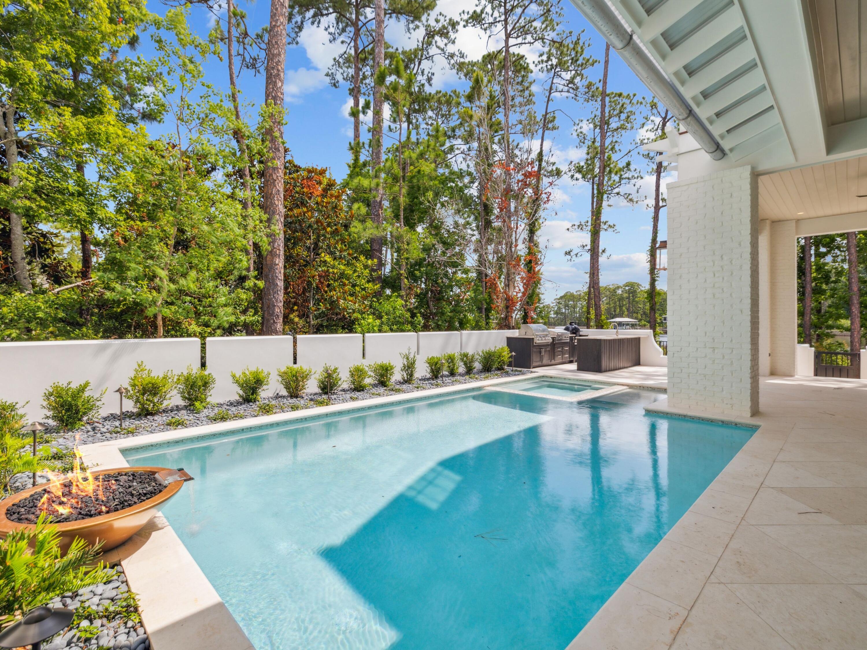 255 Churchill Oaks Dr