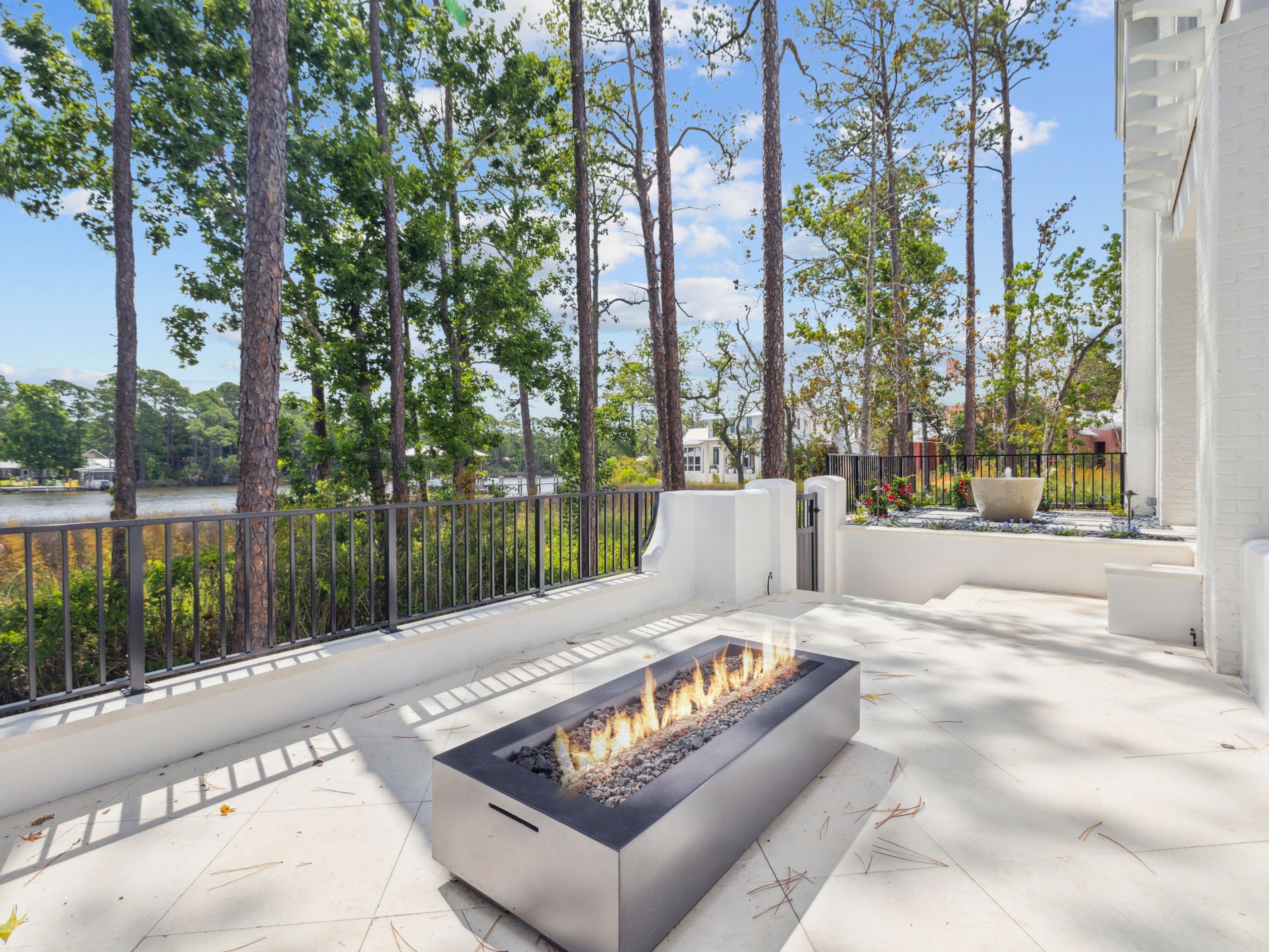 255 Churchill Oaks Dr