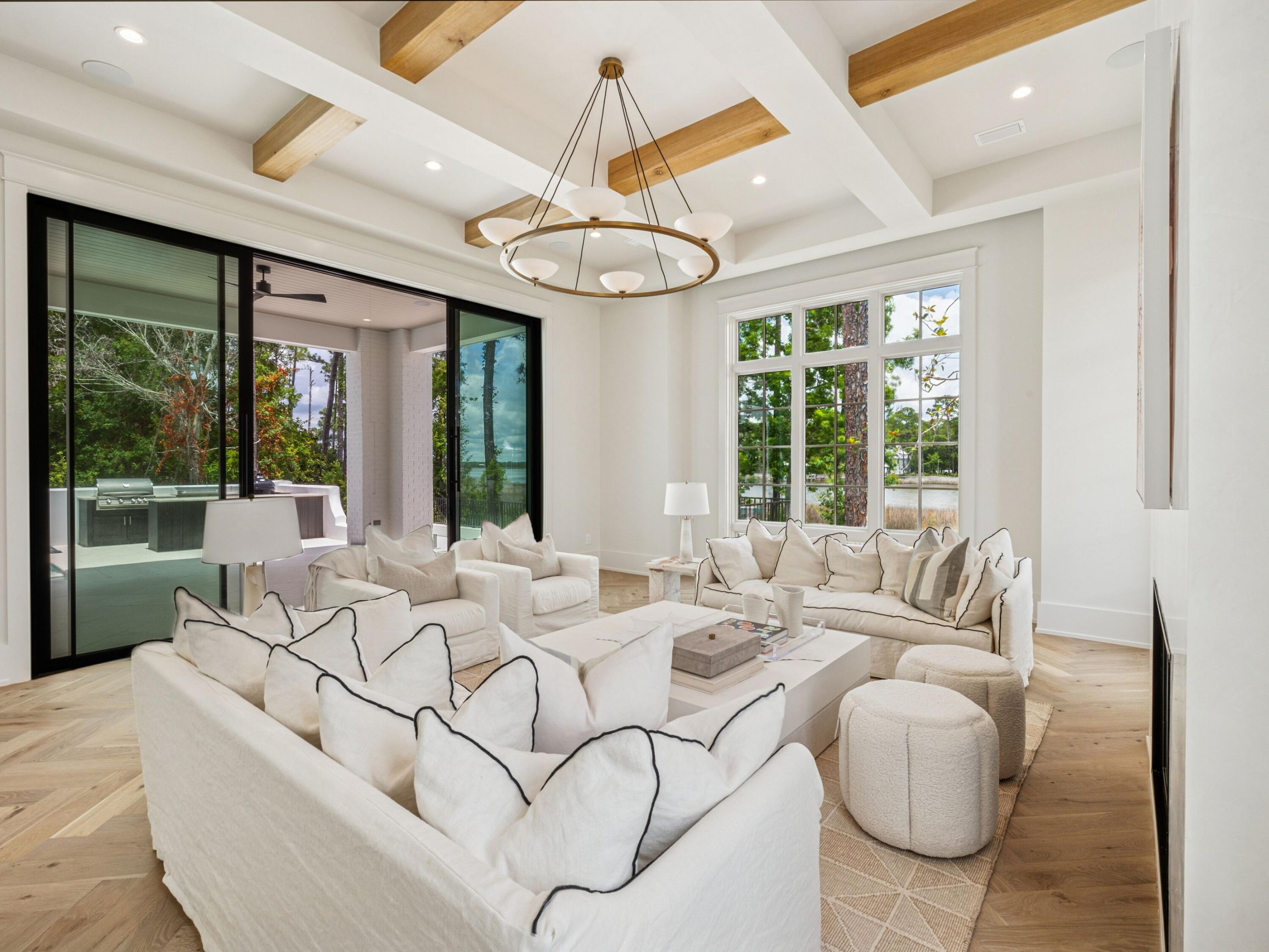 255 Churchill Oaks Dr