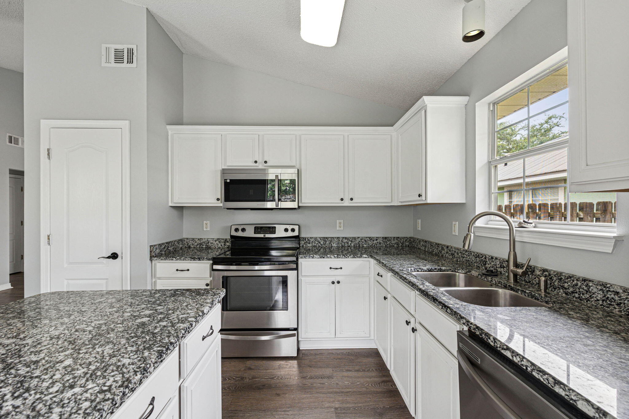 38 S Harborview Road