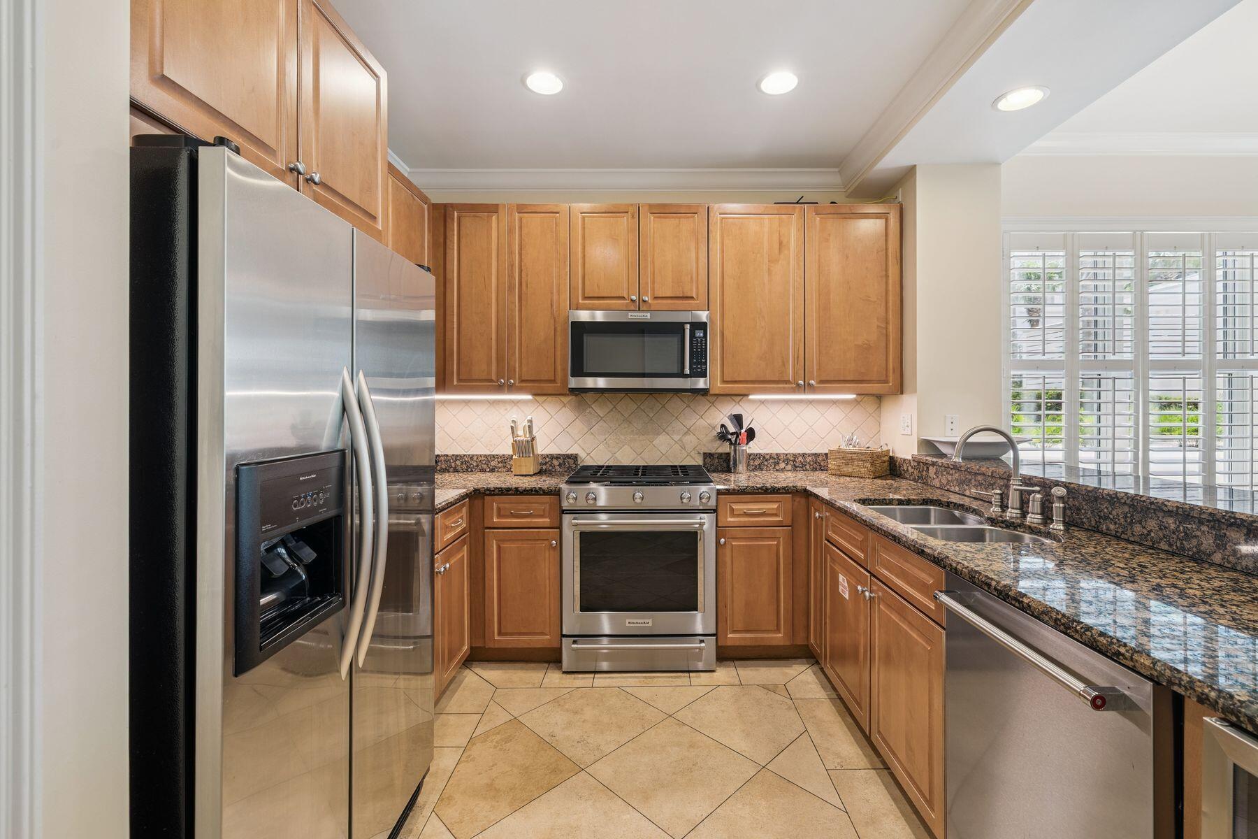 2421 W County Highway 30A, D101