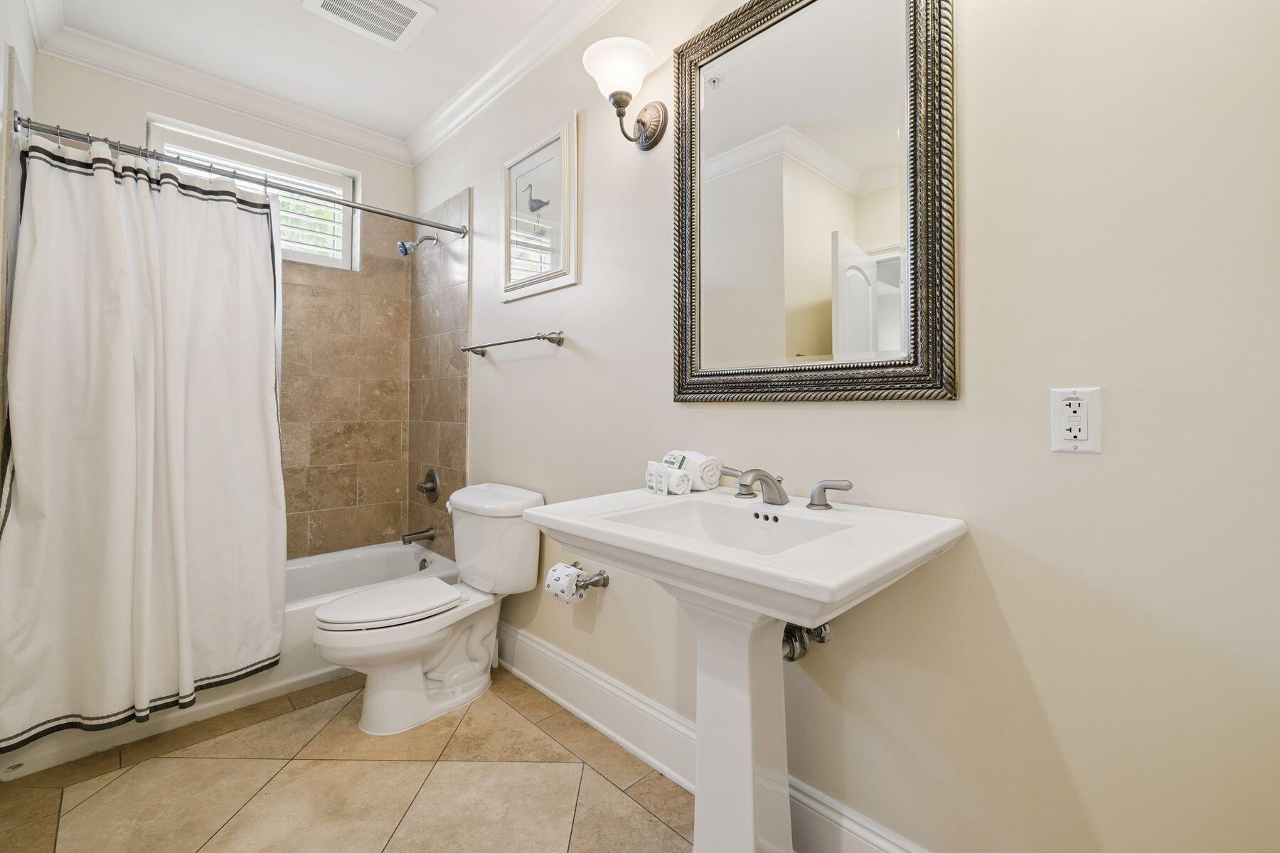 2421 W County Highway 30A, D101